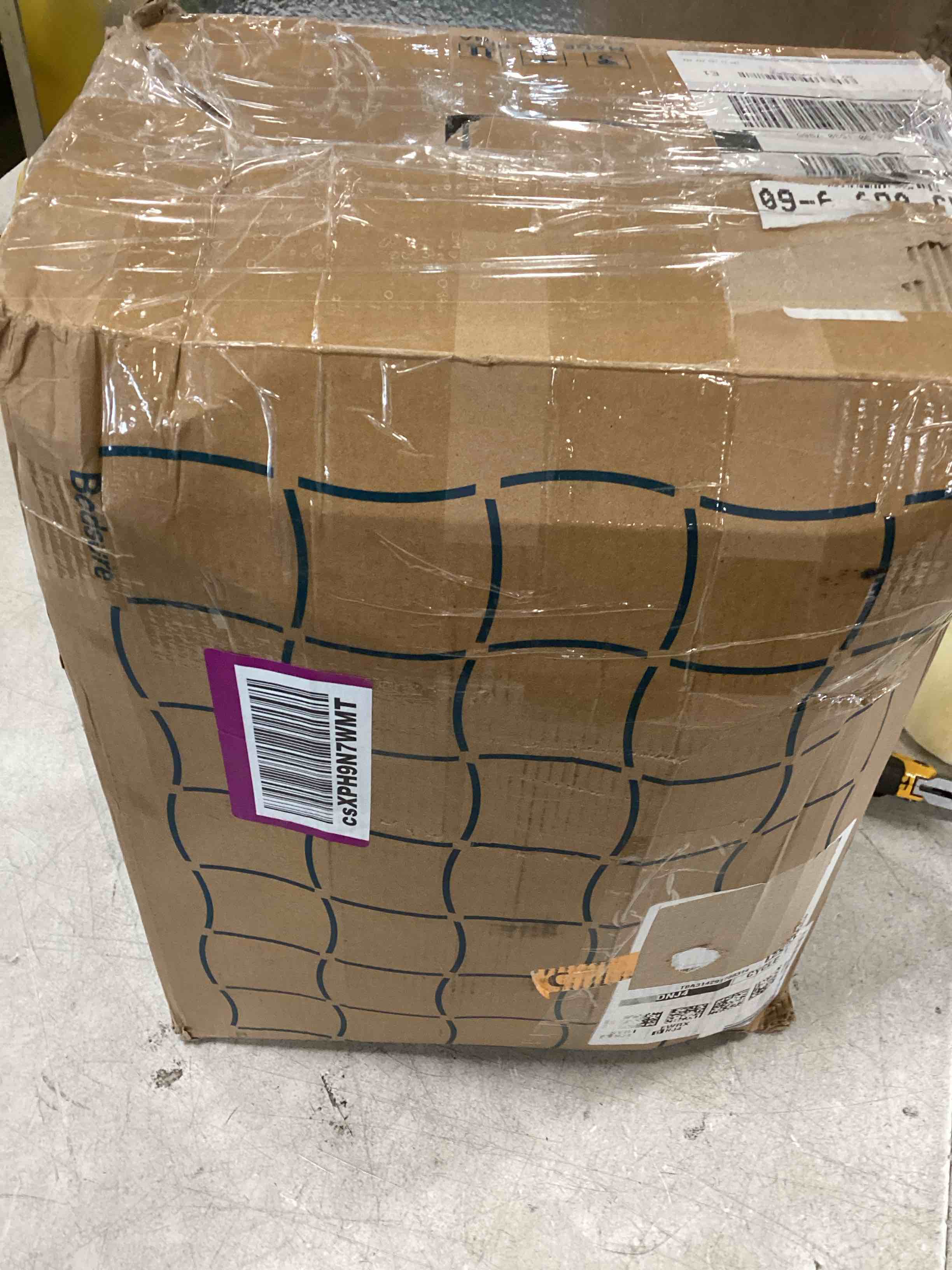 https://s3.amazonaws.com/lotting-images-prod/bidfta/GRA0047407_1725630821297.jpeg