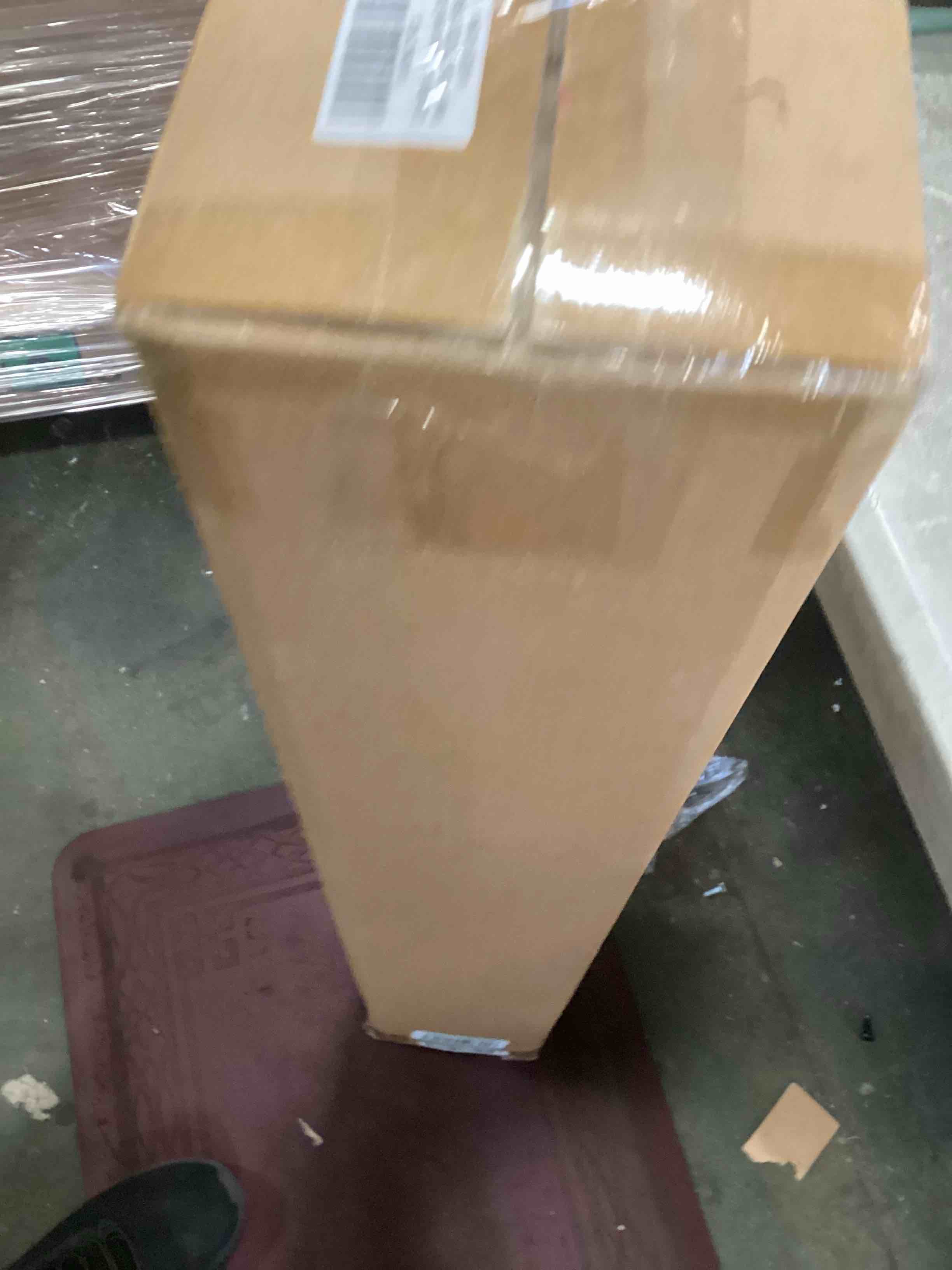 https://s3.amazonaws.com/lotting-images-prod/bidfta/GRA0047455_1725557545710.jpeg