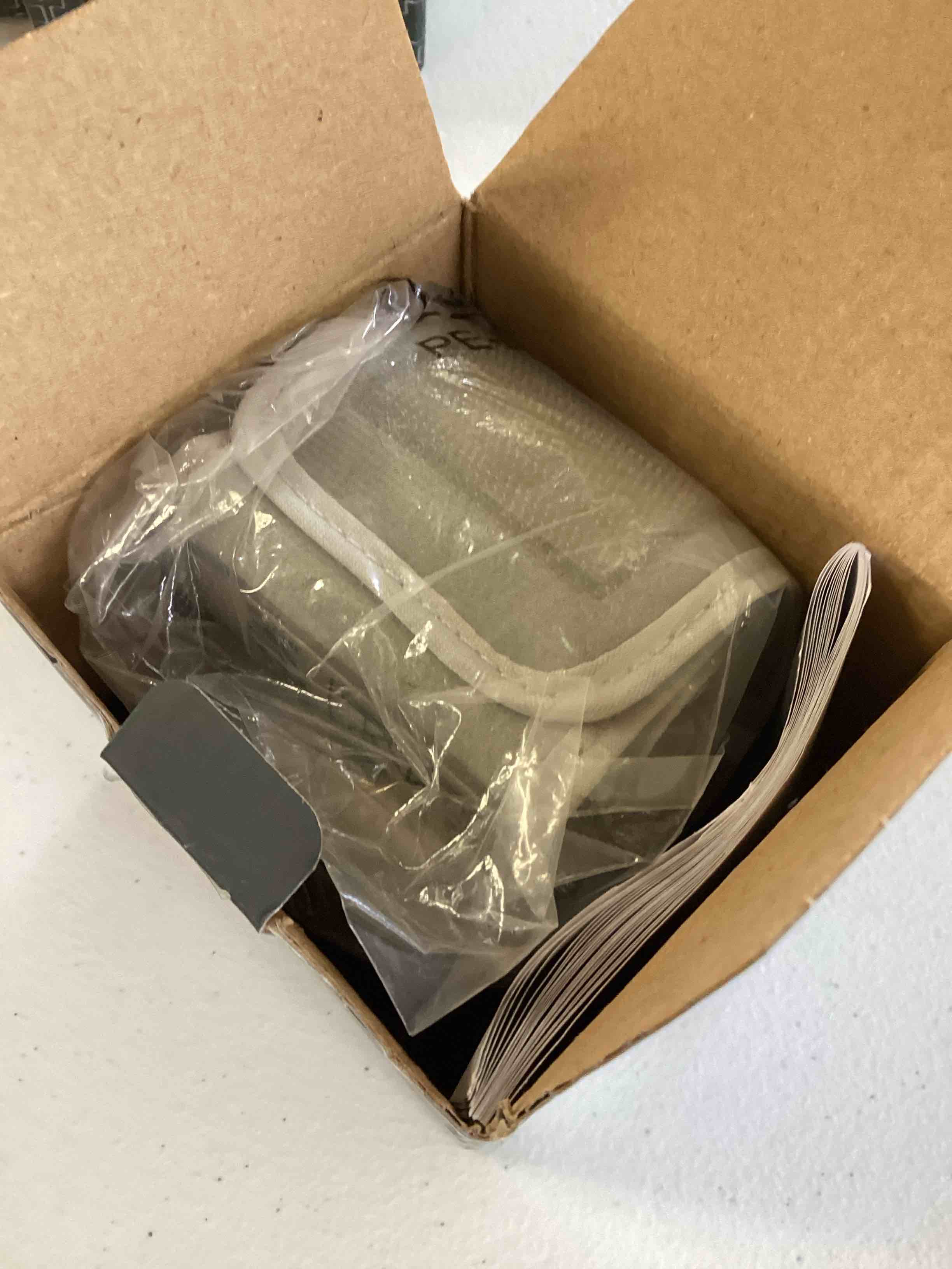 https://s3.amazonaws.com/lotting-images-prod/bidfta/GRA0048226_1724783296961.jpeg