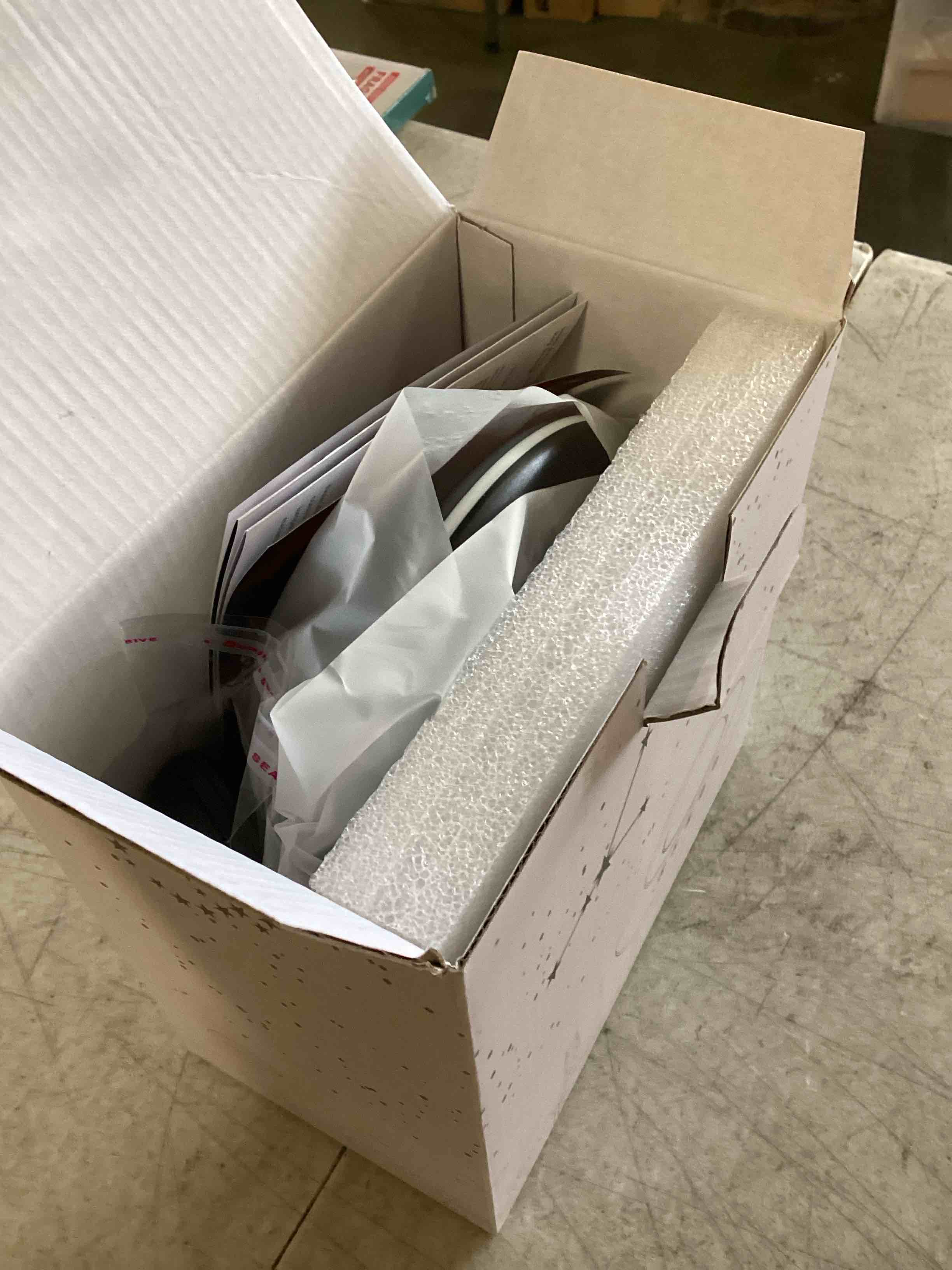 https://s3.amazonaws.com/lotting-images-prod/bidfta/GRA0049713_1724172346549.jpeg