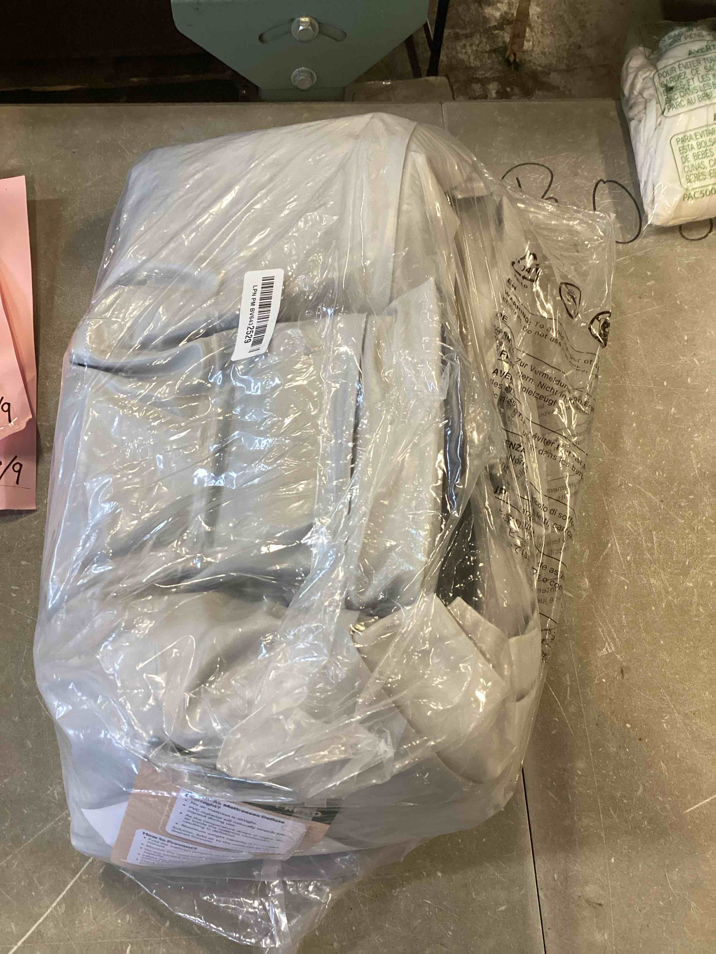 Queen Air Mattress with Built in Pump, Blow up Mattress in 3 Mins Self