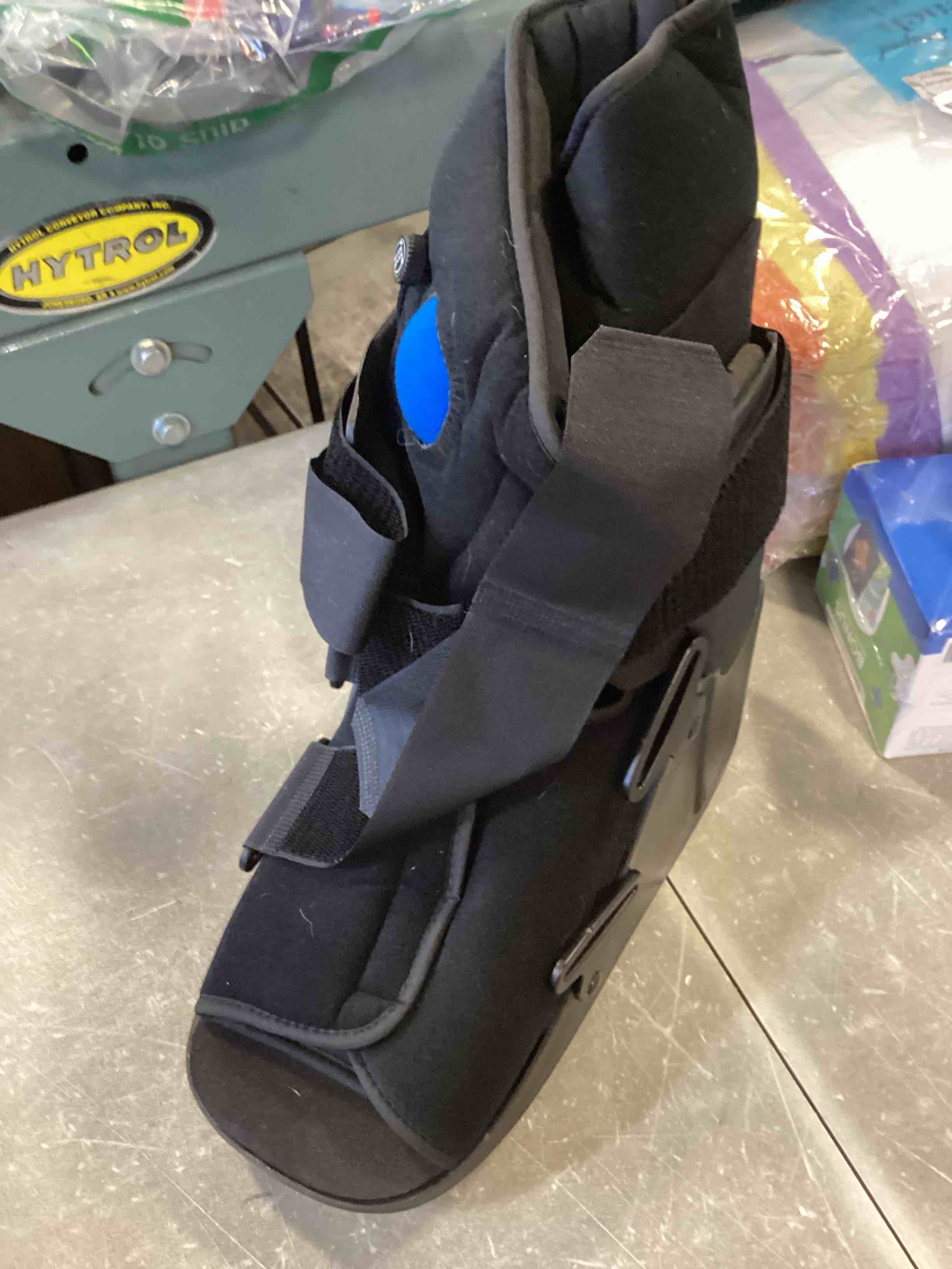 United Ortho Short Air Cam Walker Fracture Boot, Large, Black