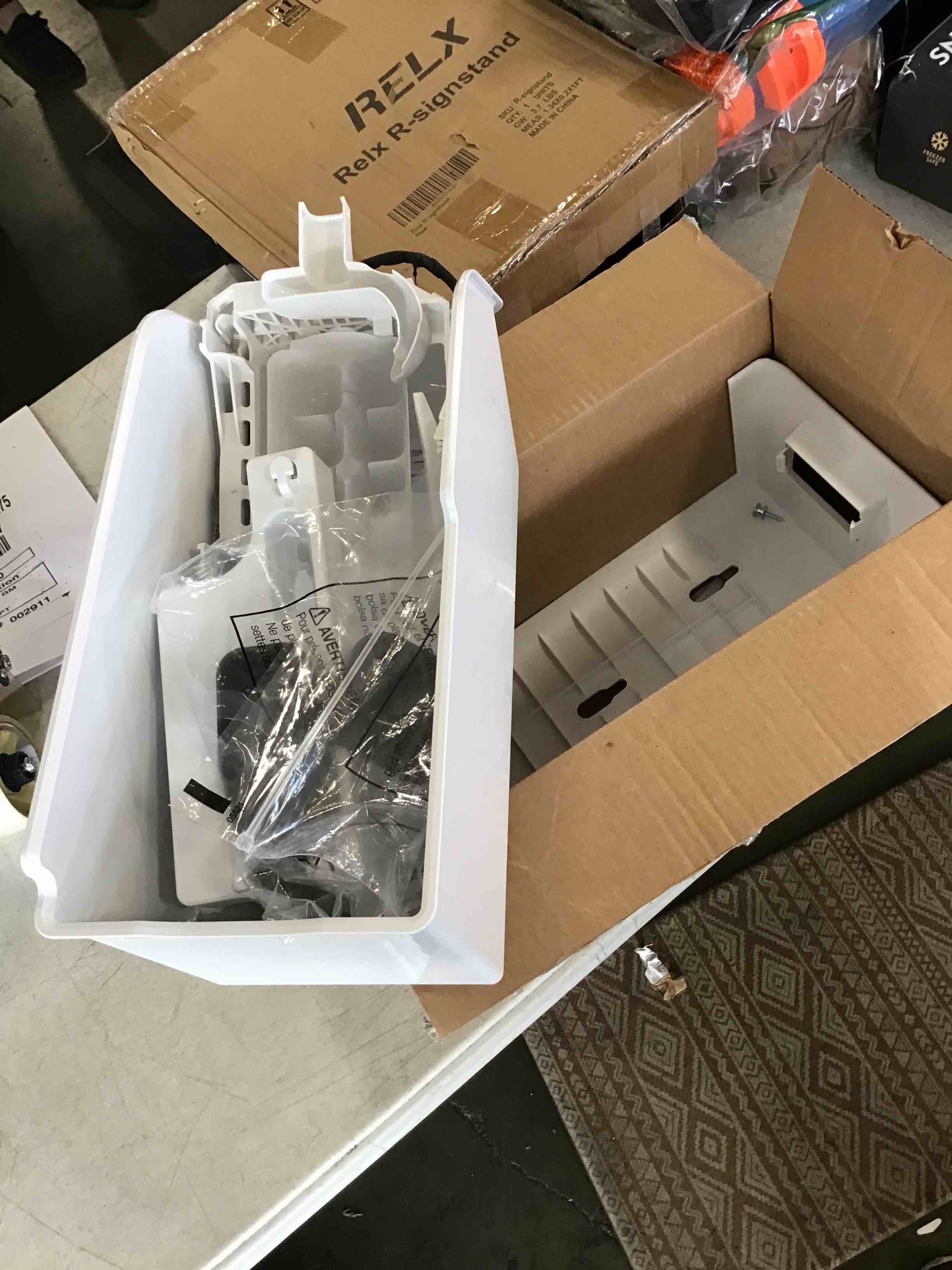 https://s3.amazonaws.com/lotting-images-prod/bidfta/GRA0058250_1726234495695.jpeg