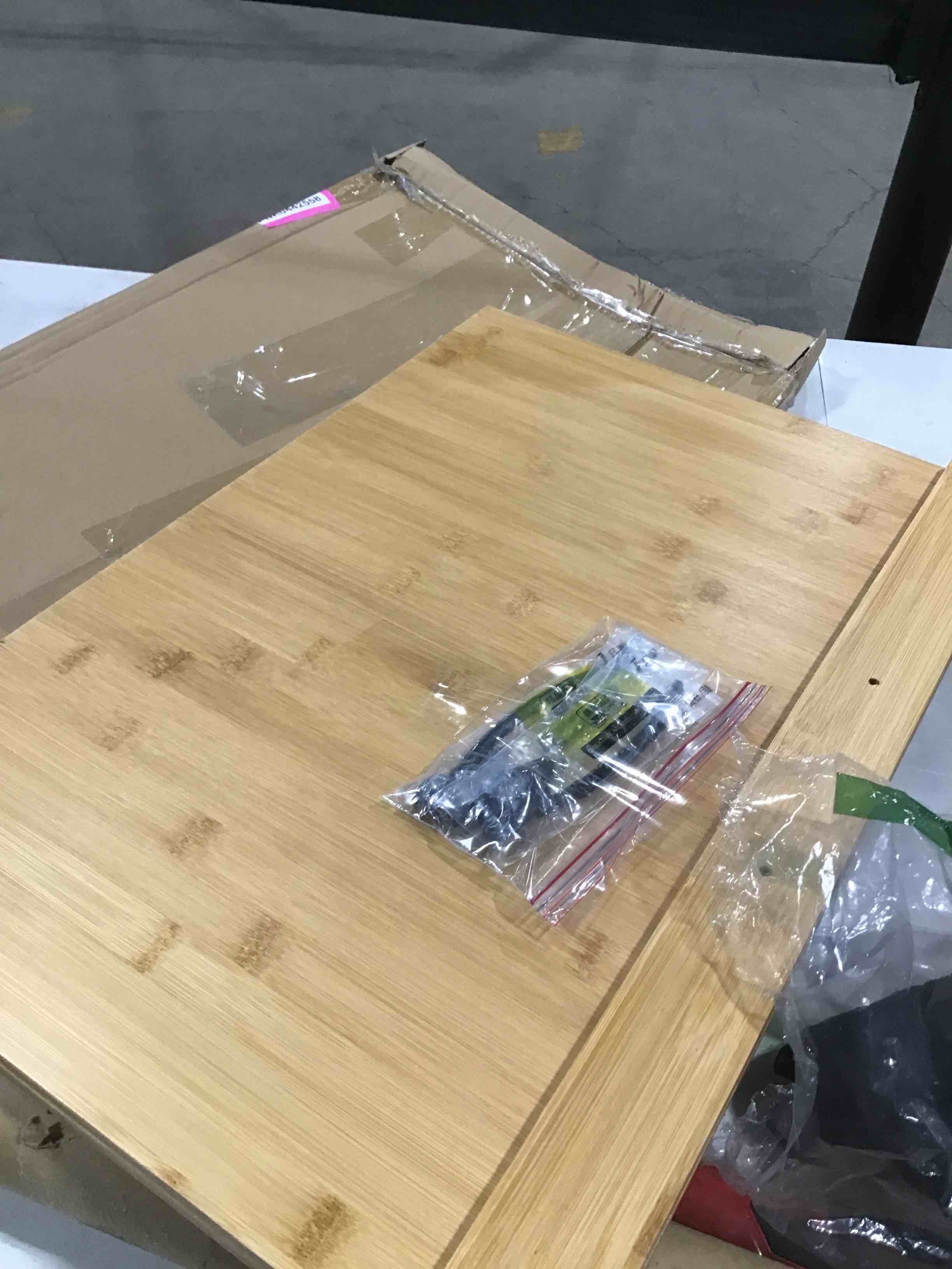 https://s3.amazonaws.com/lotting-images-prod/bidfta/GRA0070310_1730821064445.jpeg