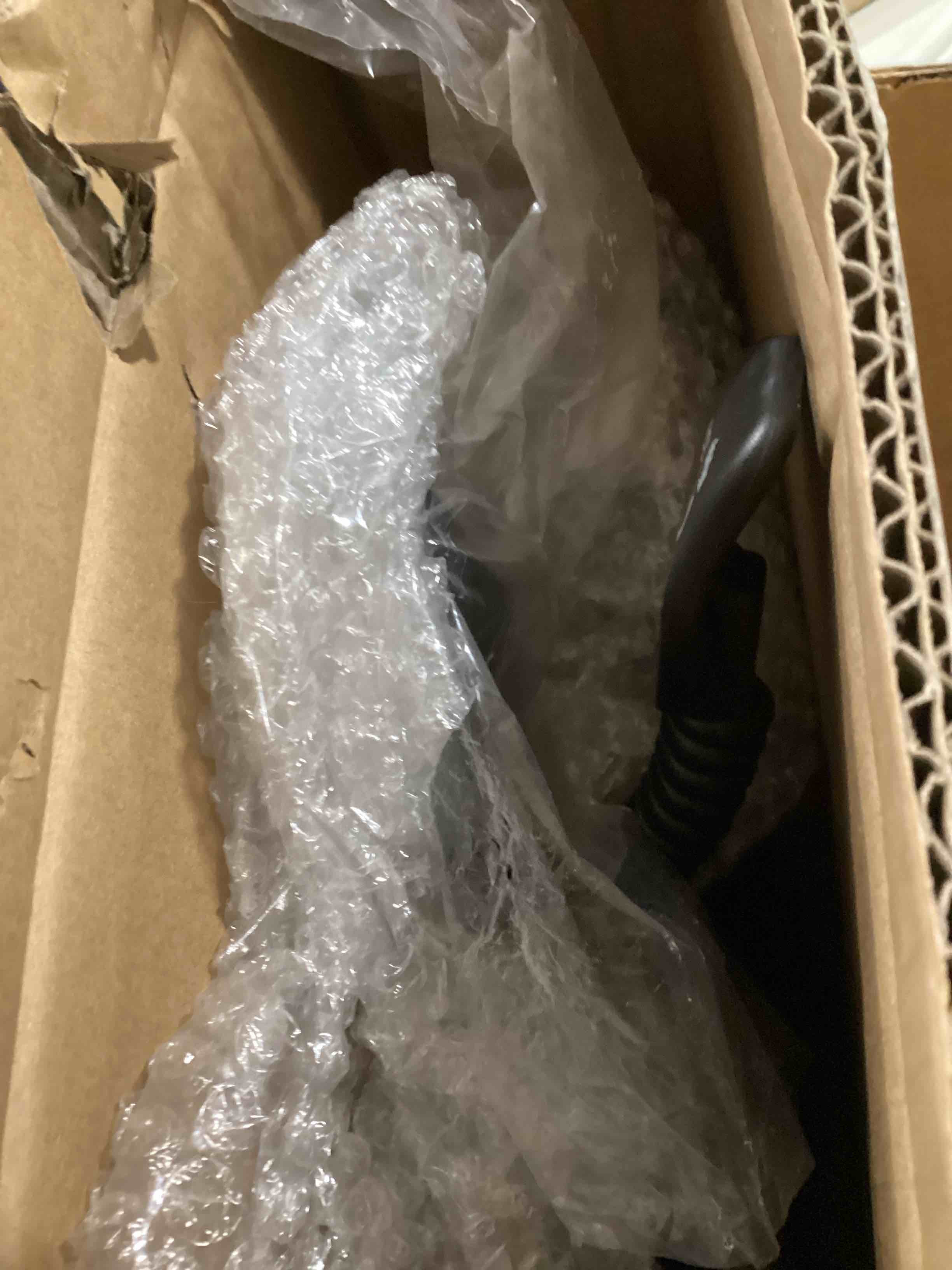 https://s3.amazonaws.com/lotting-images-prod/bidfta/GRA0072187_1733161875724.jpeg
