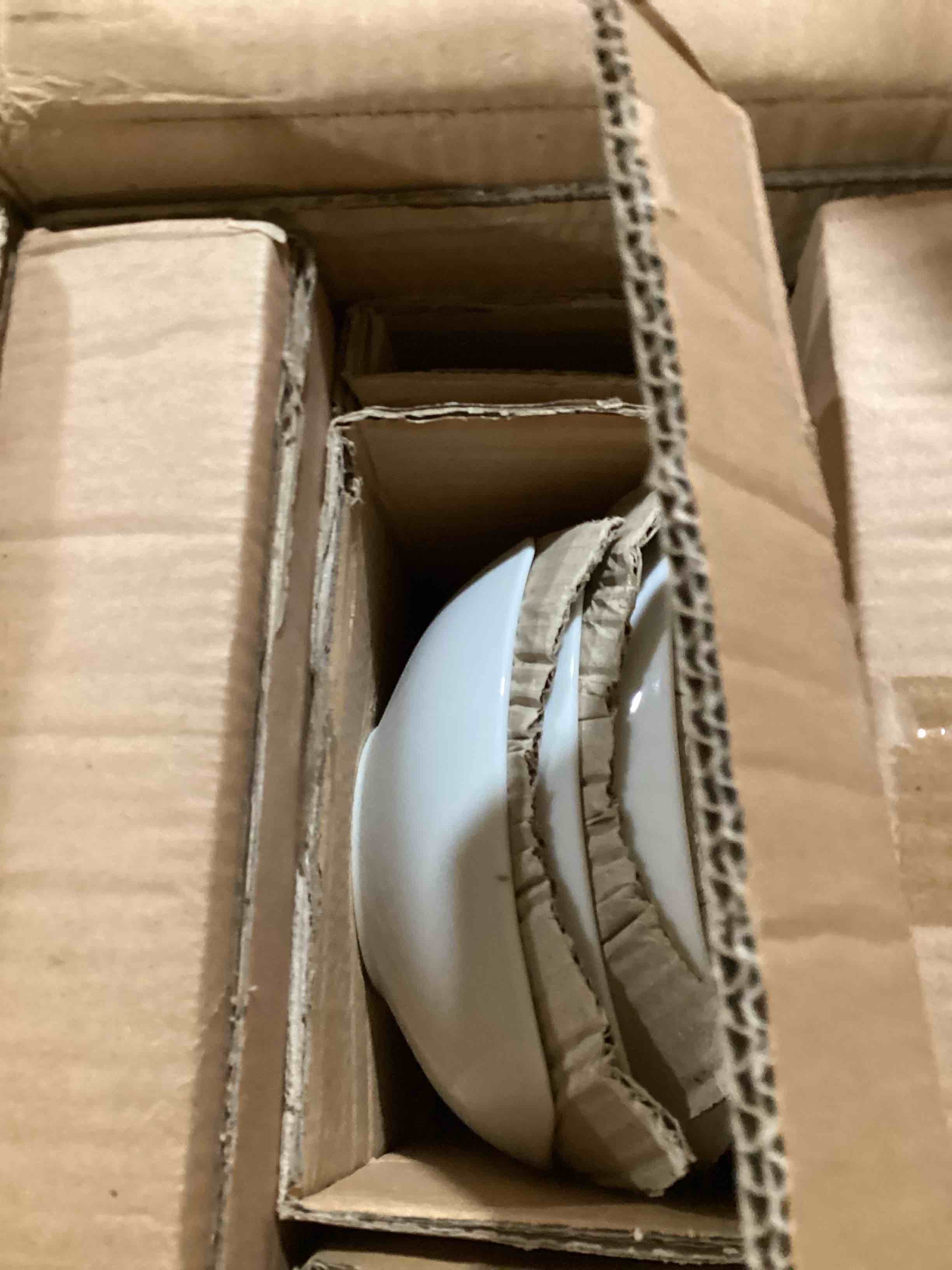 https://s3.amazonaws.com/lotting-images-prod/bidfta/GRA0072331_1732902709264.jpeg