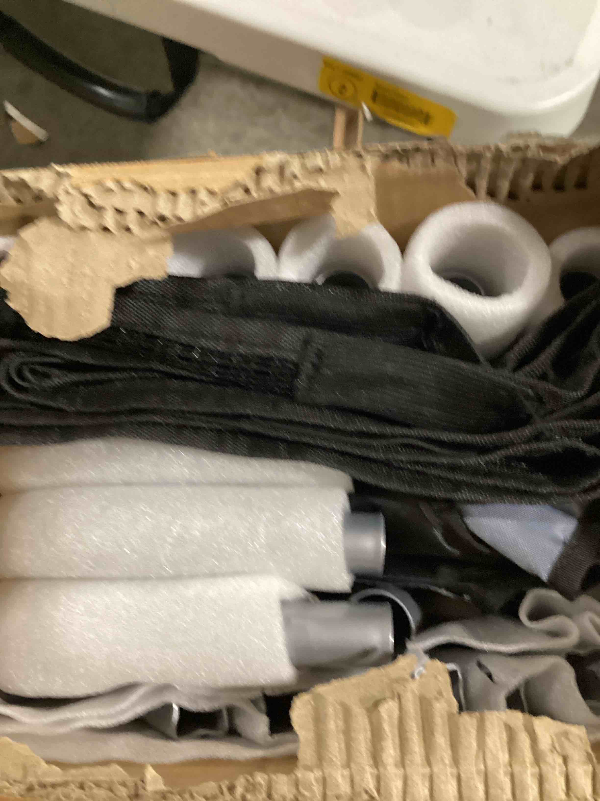 https://s3.amazonaws.com/lotting-images-prod/bidfta/GRA0072527_1732131079639.jpeg