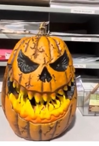 Big Top Reviews: Lowe’s Exclusive Tekky Design 2023 Pop up Pumpkin