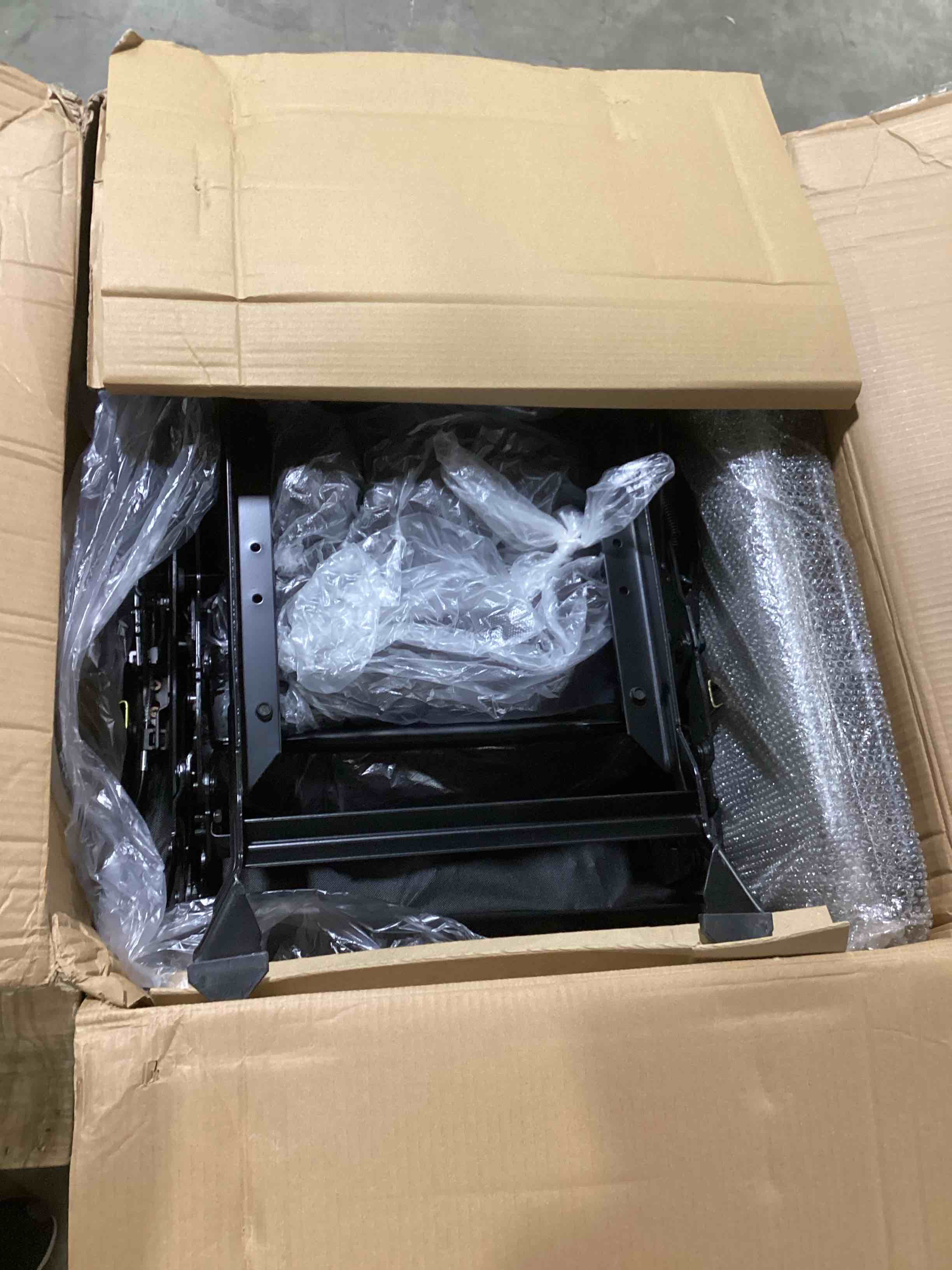 https://s3.amazonaws.com/lotting-images-prod/bidfta/GRA0074027_1735044478474.jpeg