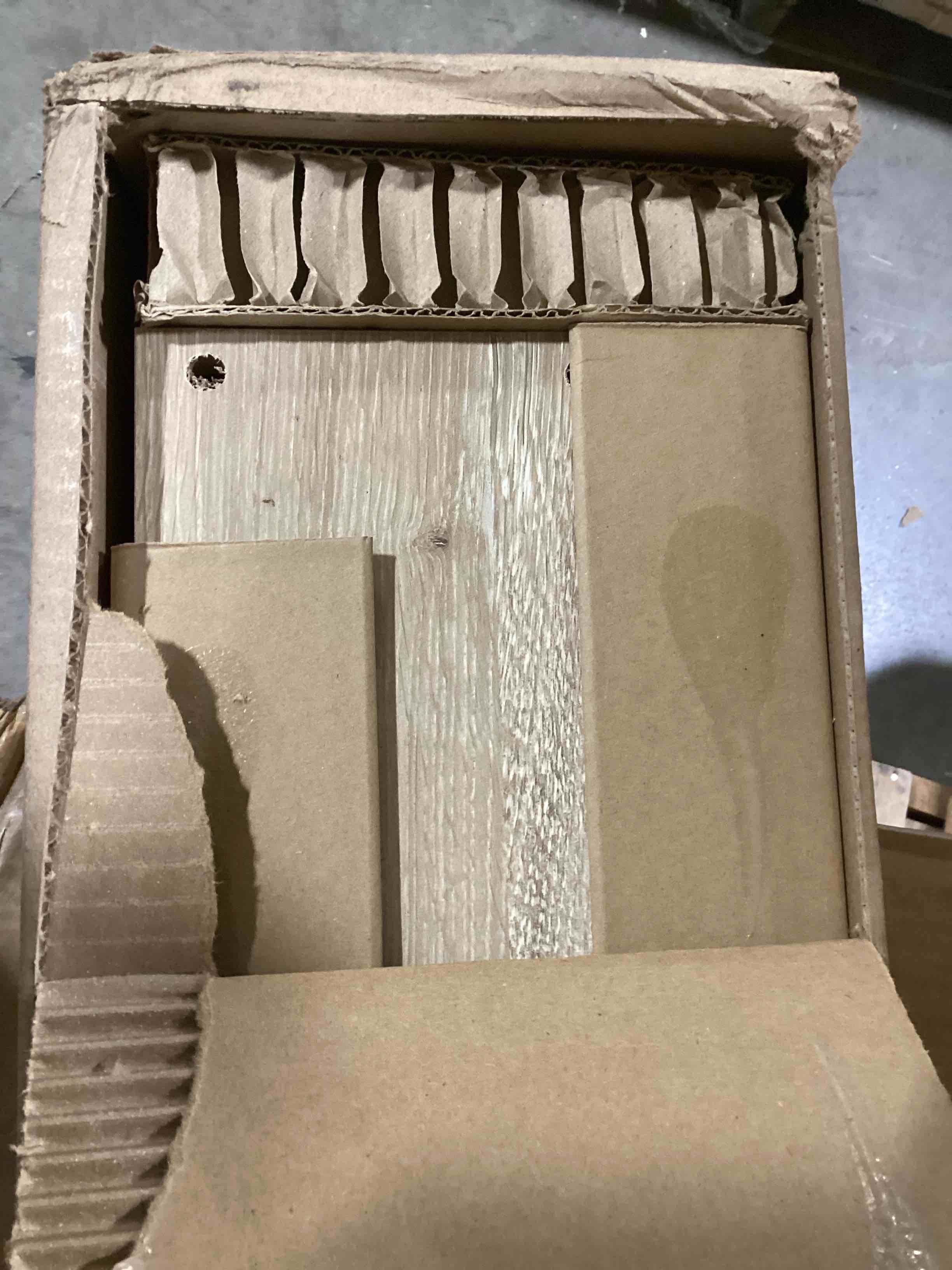 https://s3.amazonaws.com/lotting-images-prod/bidfta/GRA0074142_1734976576299.jpeg