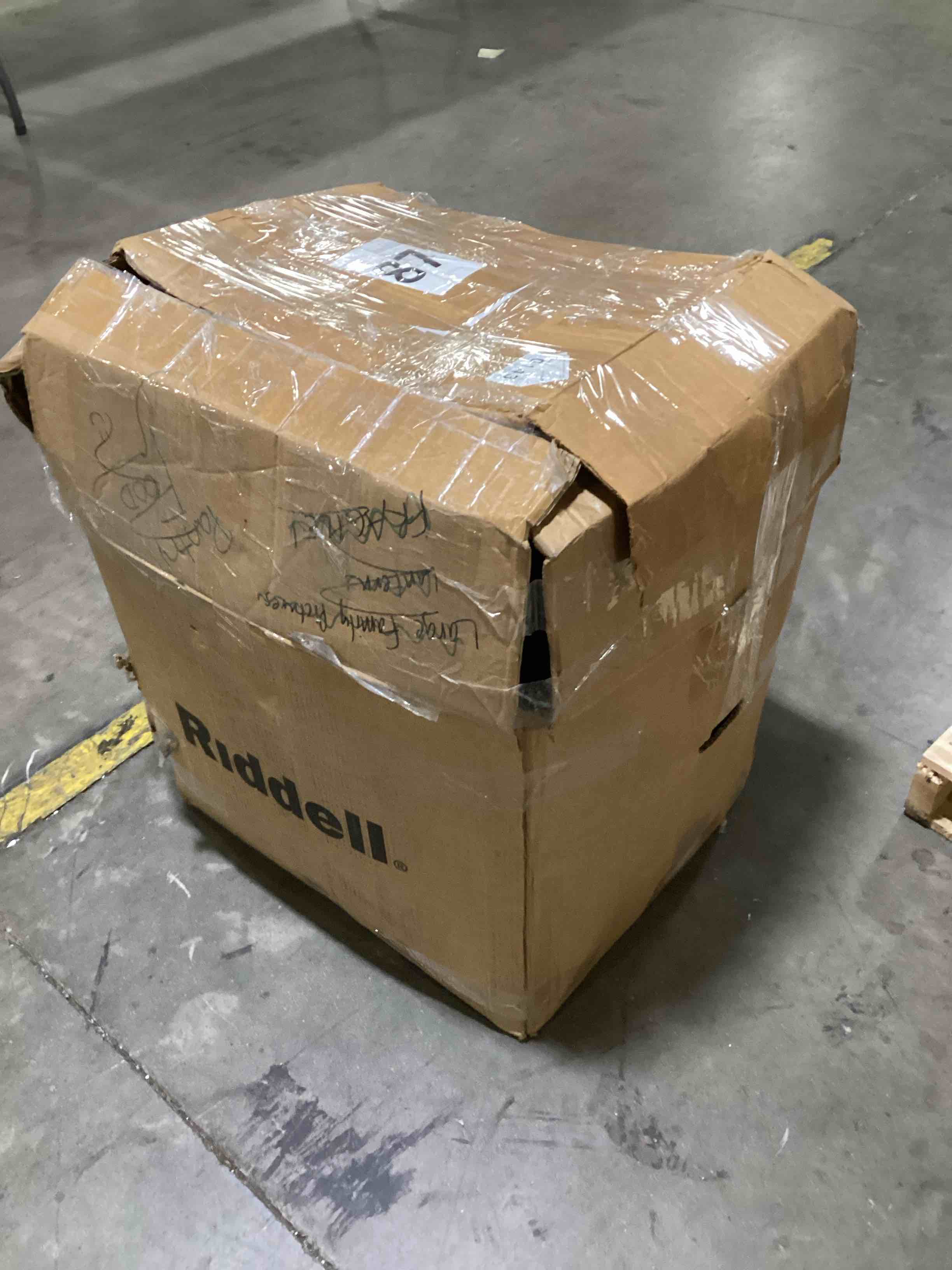 https://s3.amazonaws.com/lotting-images-prod/bidfta/GRA0074442_1734625930266.jpeg