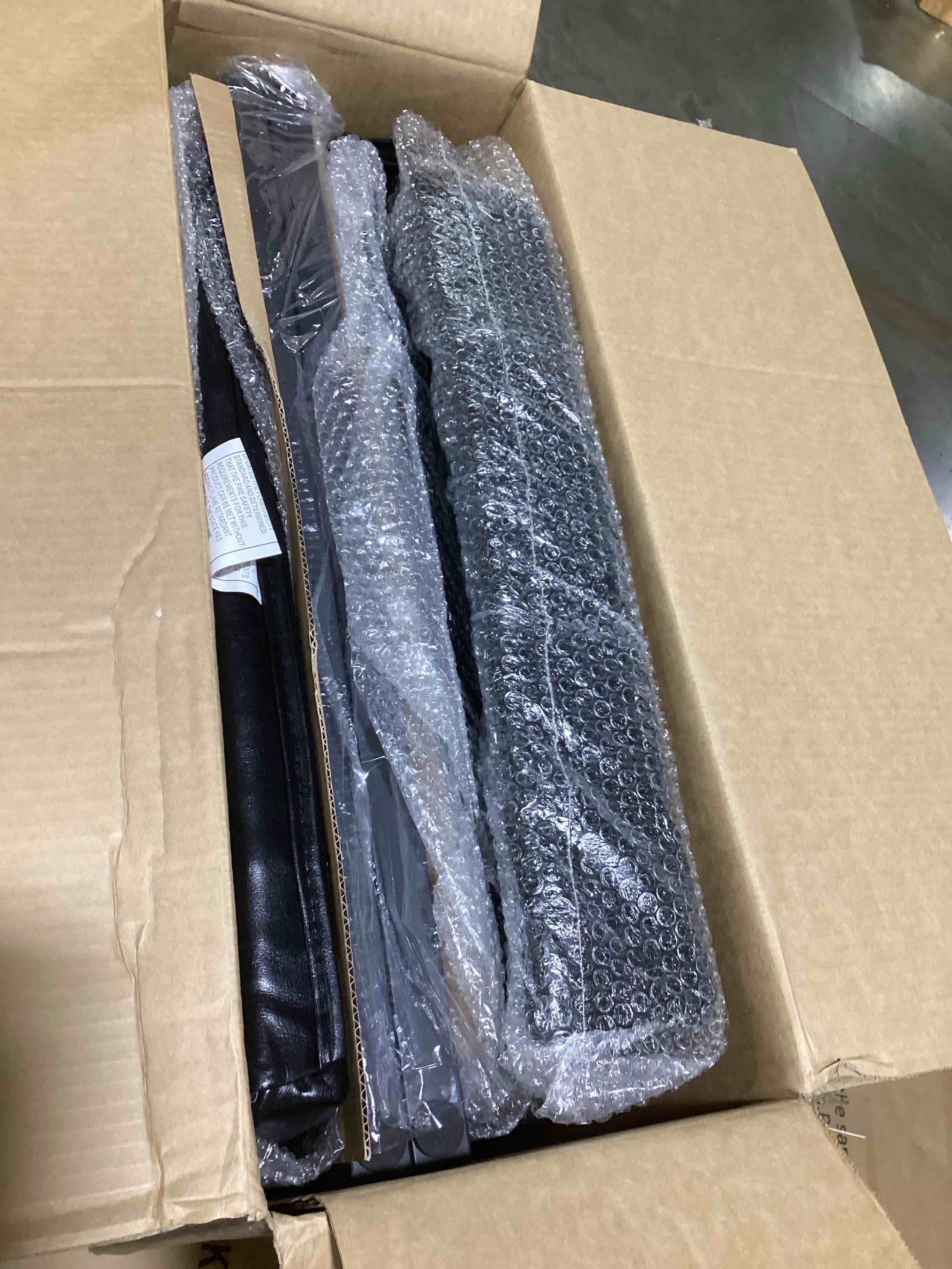 https://s3.amazonaws.com/lotting-images-prod/bidfta/GRA0074714_1734468135255.jpeg