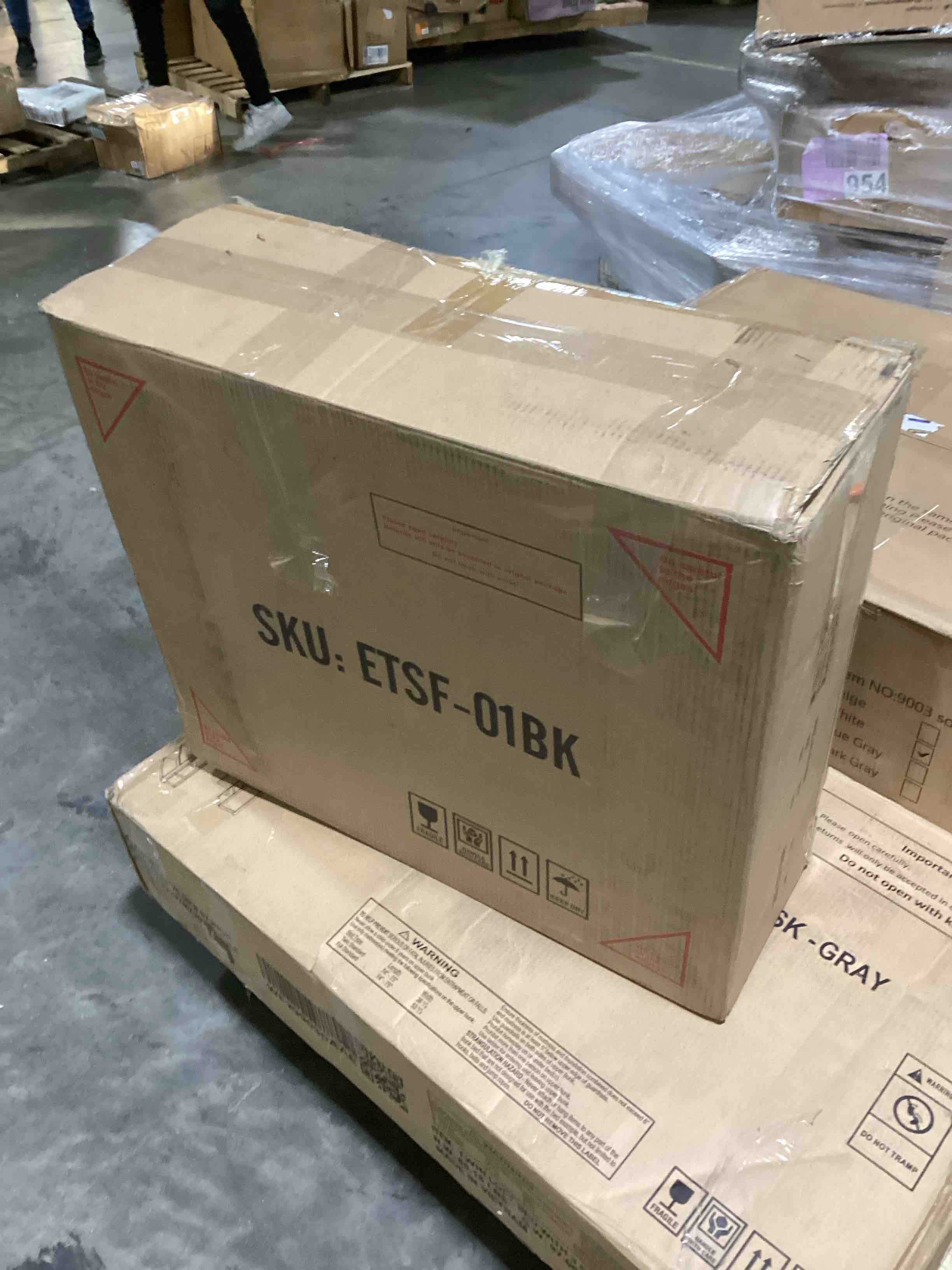 https://s3.amazonaws.com/lotting-images-prod/bidfta/GRA0074714_1734468171223.jpeg