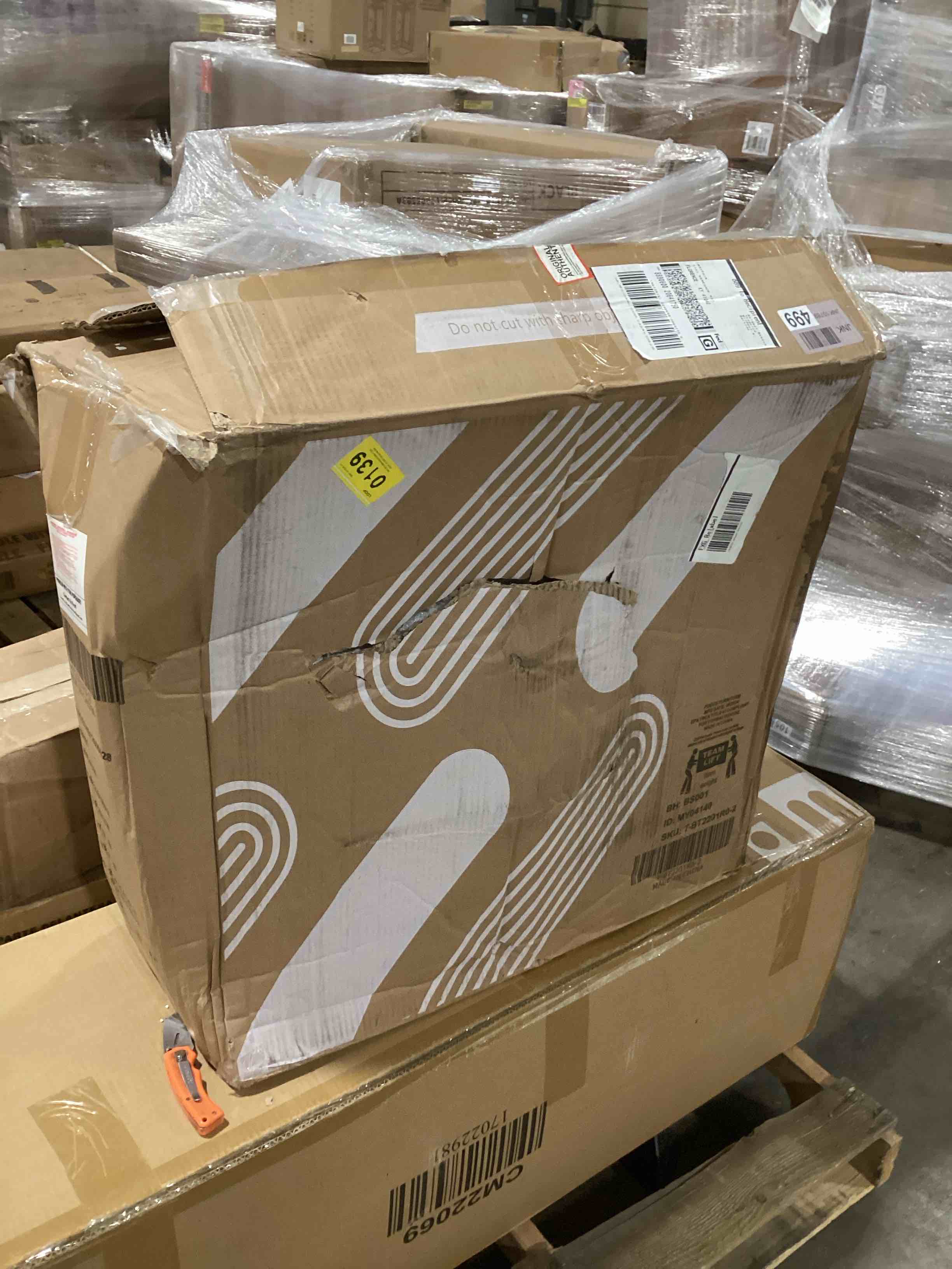 https://s3.amazonaws.com/lotting-images-prod/bidfta/GRA0075212_1734189527257.jpeg
