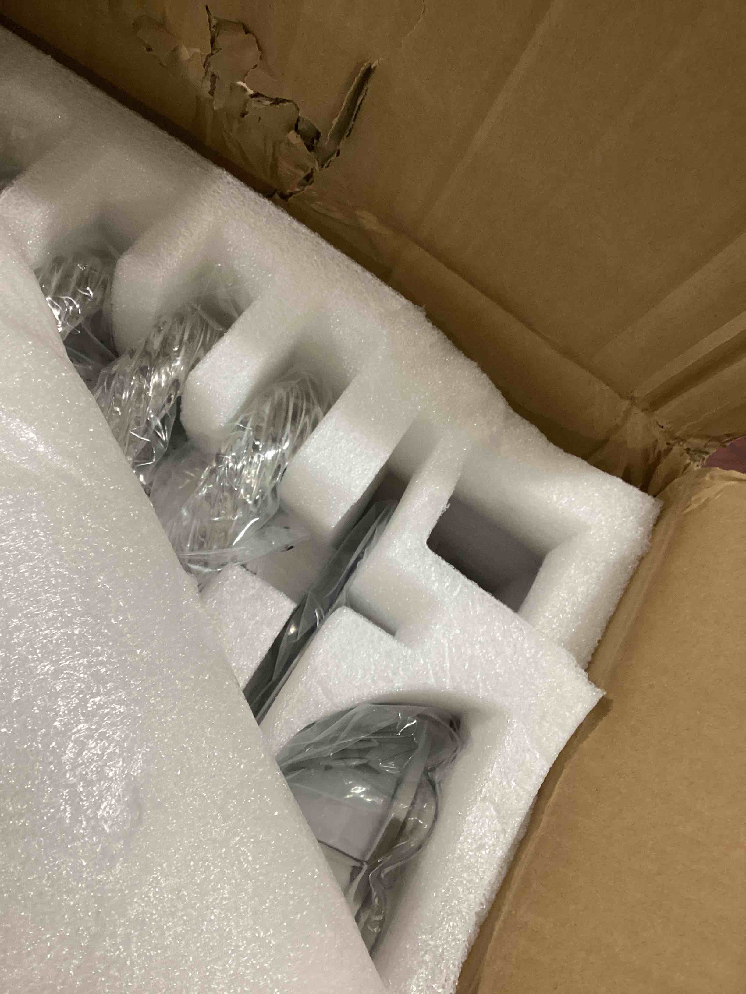 https://s3.amazonaws.com/lotting-images-prod/bidfta/GRA0075338_1734111803207.jpeg