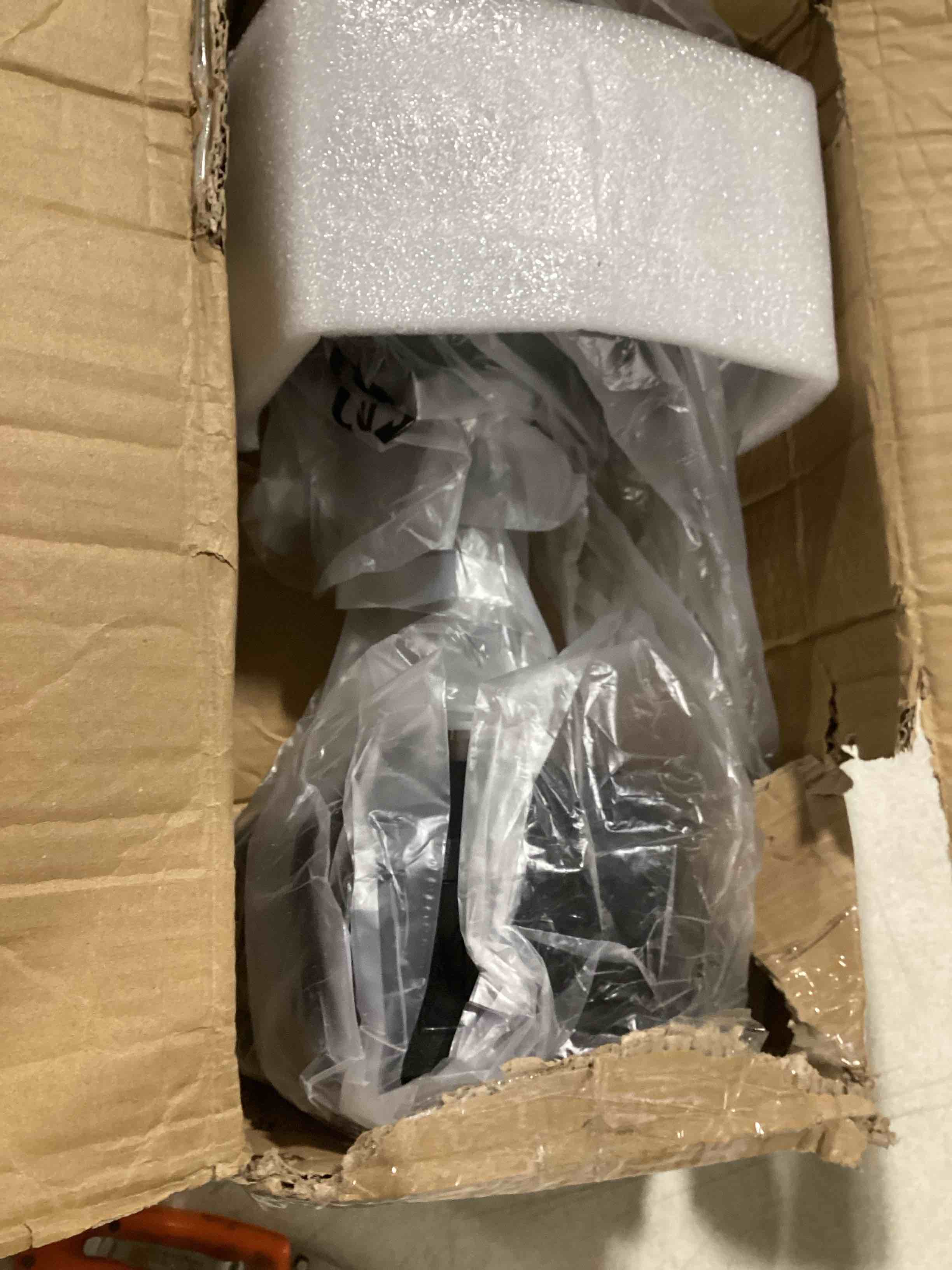 https://s3.amazonaws.com/lotting-images-prod/bidfta/GRA0075513_1734096860814.jpeg