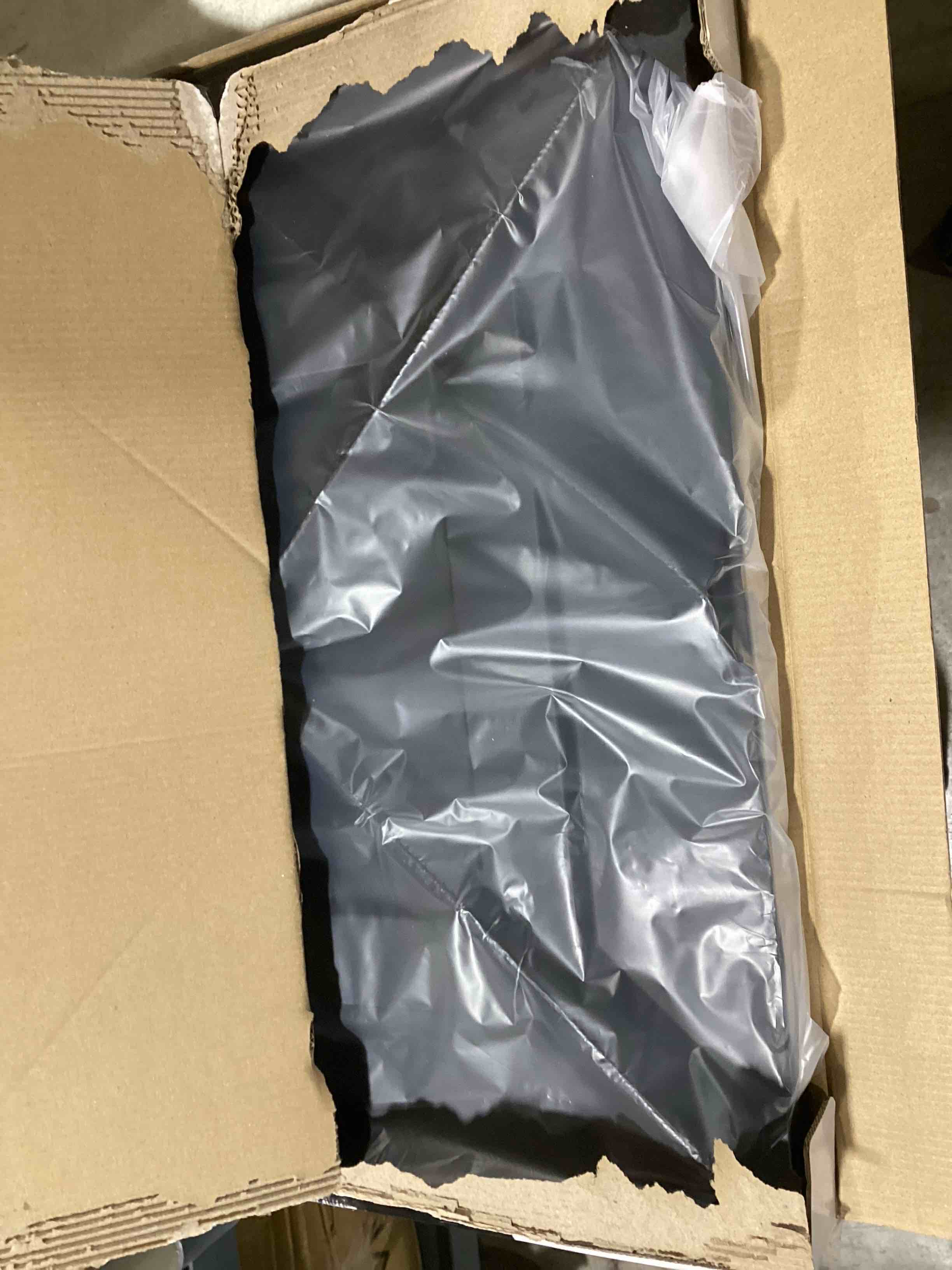 https://s3.amazonaws.com/lotting-images-prod/bidfta/GRA0075515_1734097127268.jpeg