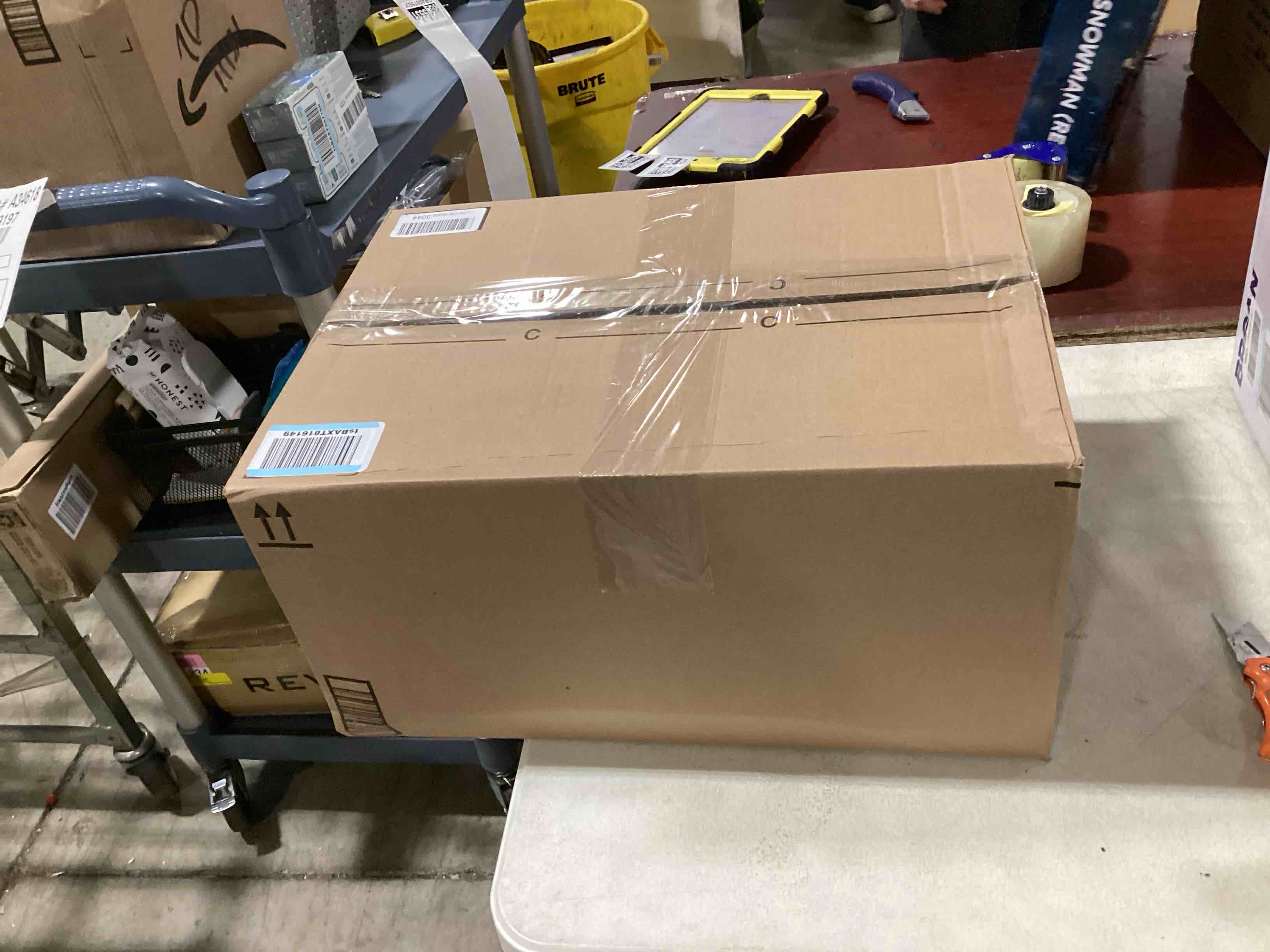 https://s3.amazonaws.com/lotting-images-prod/bidfta/GRA0075527_1734096082427.jpeg