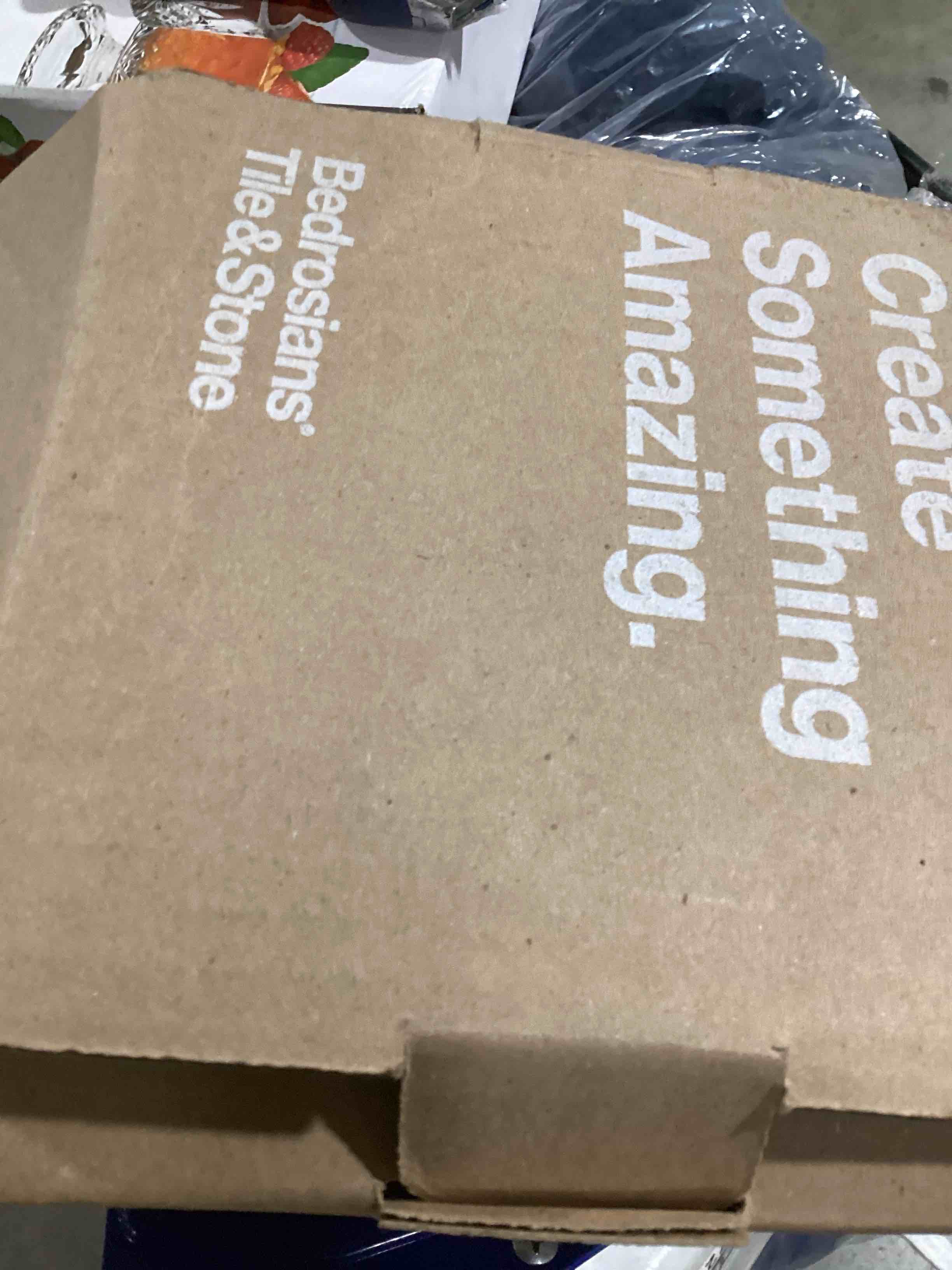 https://s3.amazonaws.com/lotting-images-prod/bidfta/GRA0077260_1733862790779.jpeg