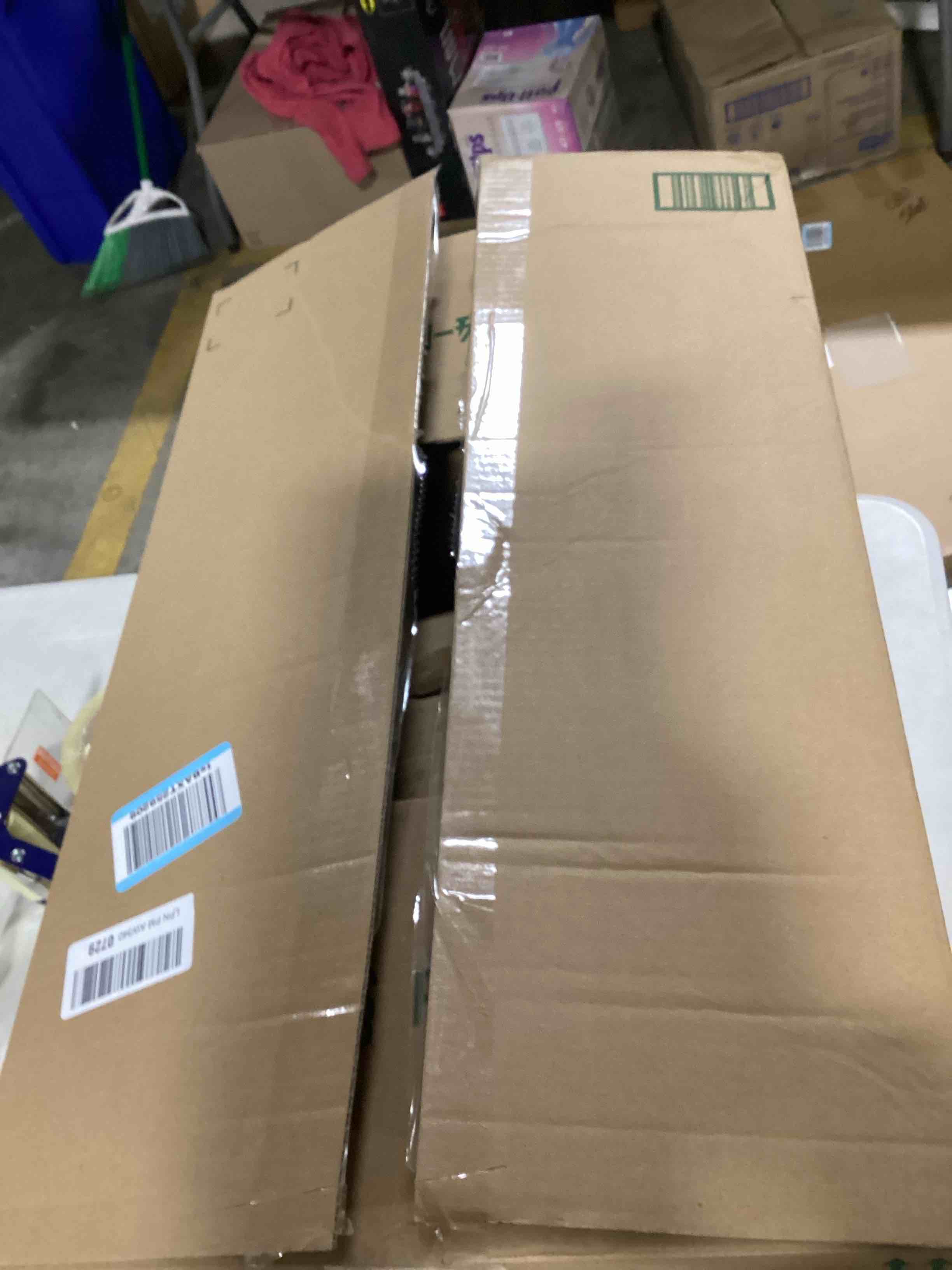 https://s3.amazonaws.com/lotting-images-prod/bidfta/GRA0078902_1732044447629.jpeg