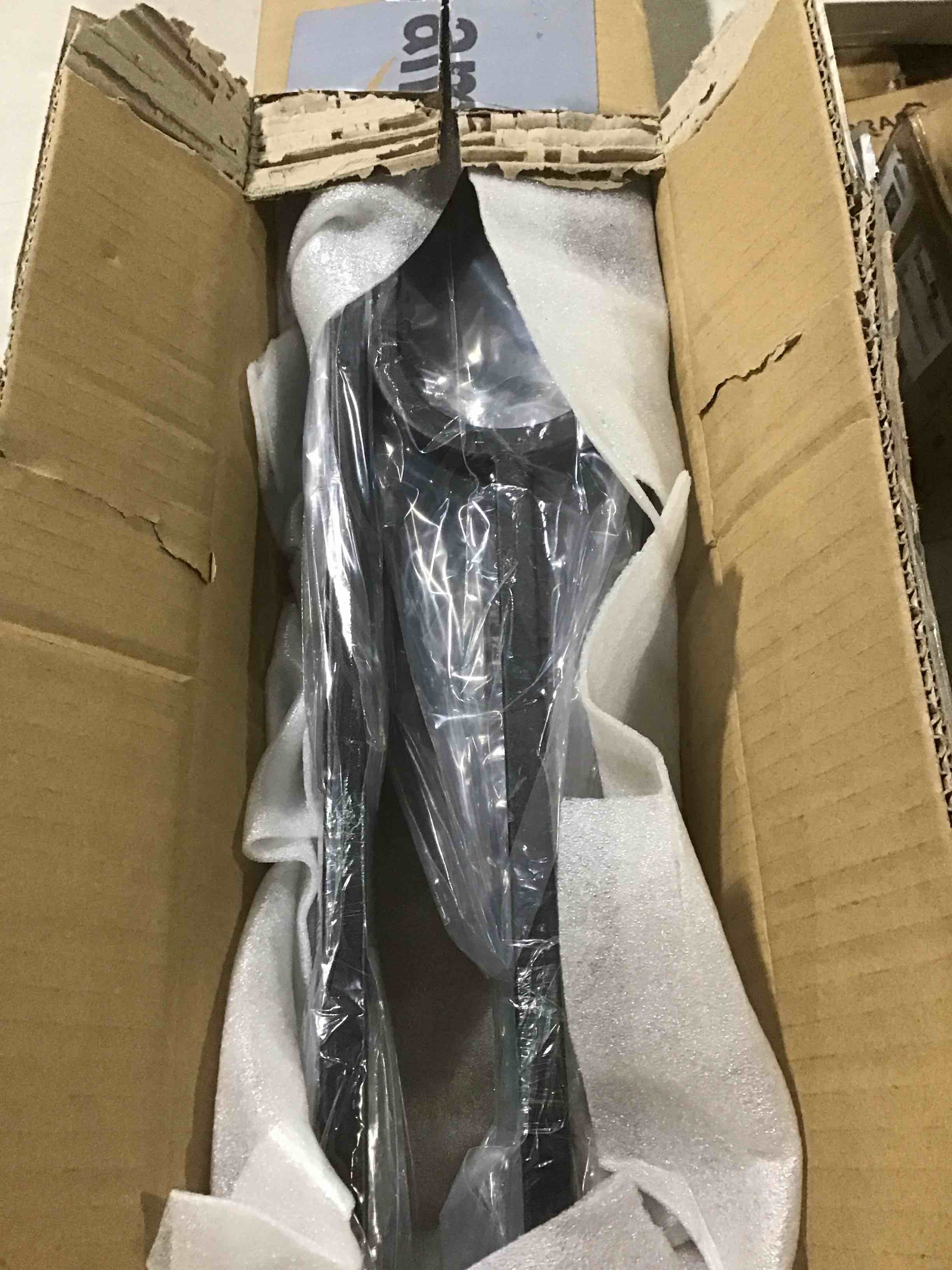 https://s3.amazonaws.com/lotting-images-prod/bidfta/GRA0079129_1731679762972.jpeg