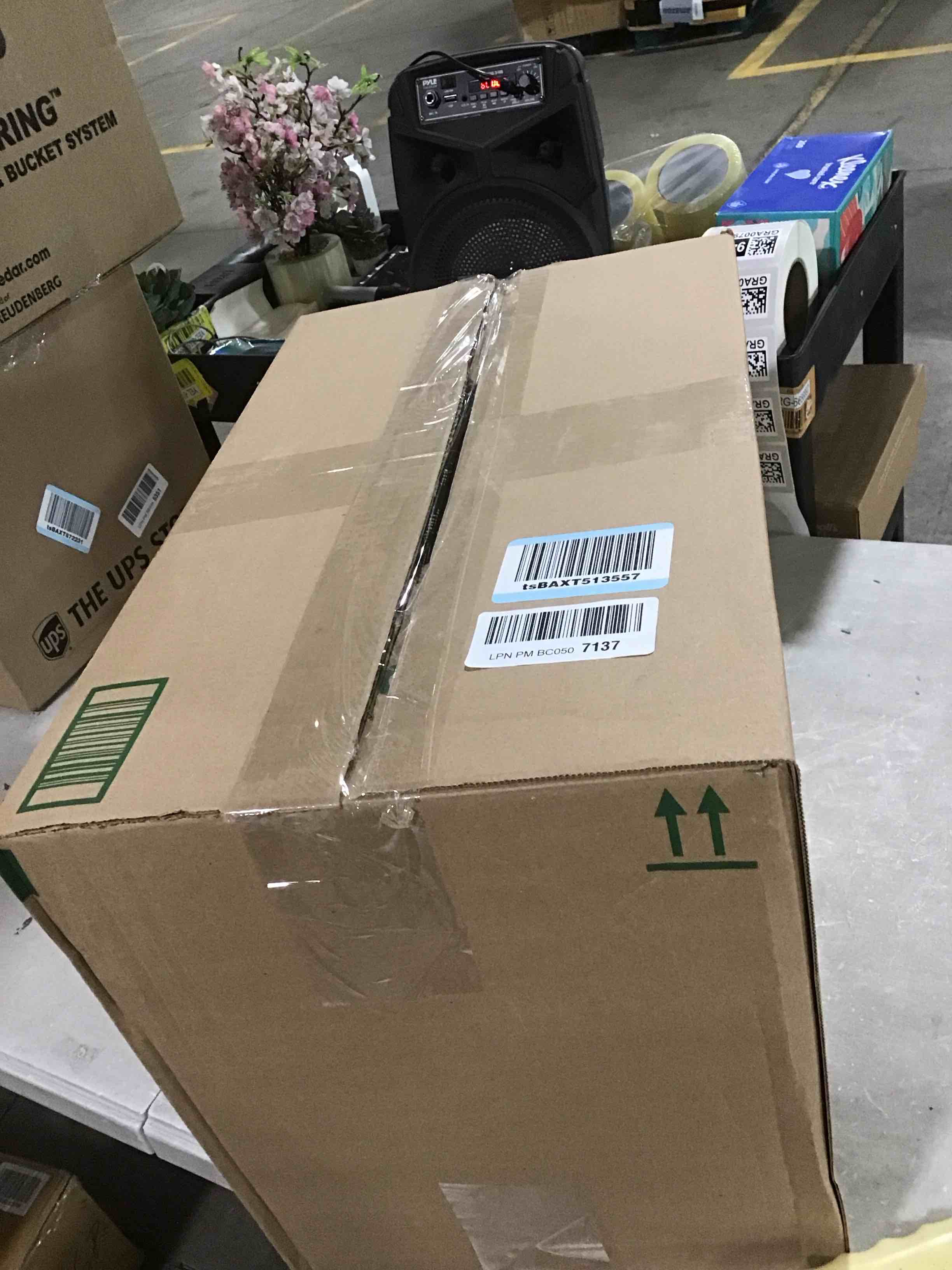 https://s3.amazonaws.com/lotting-images-prod/bidfta/GRA0079462_1731342833315.jpeg