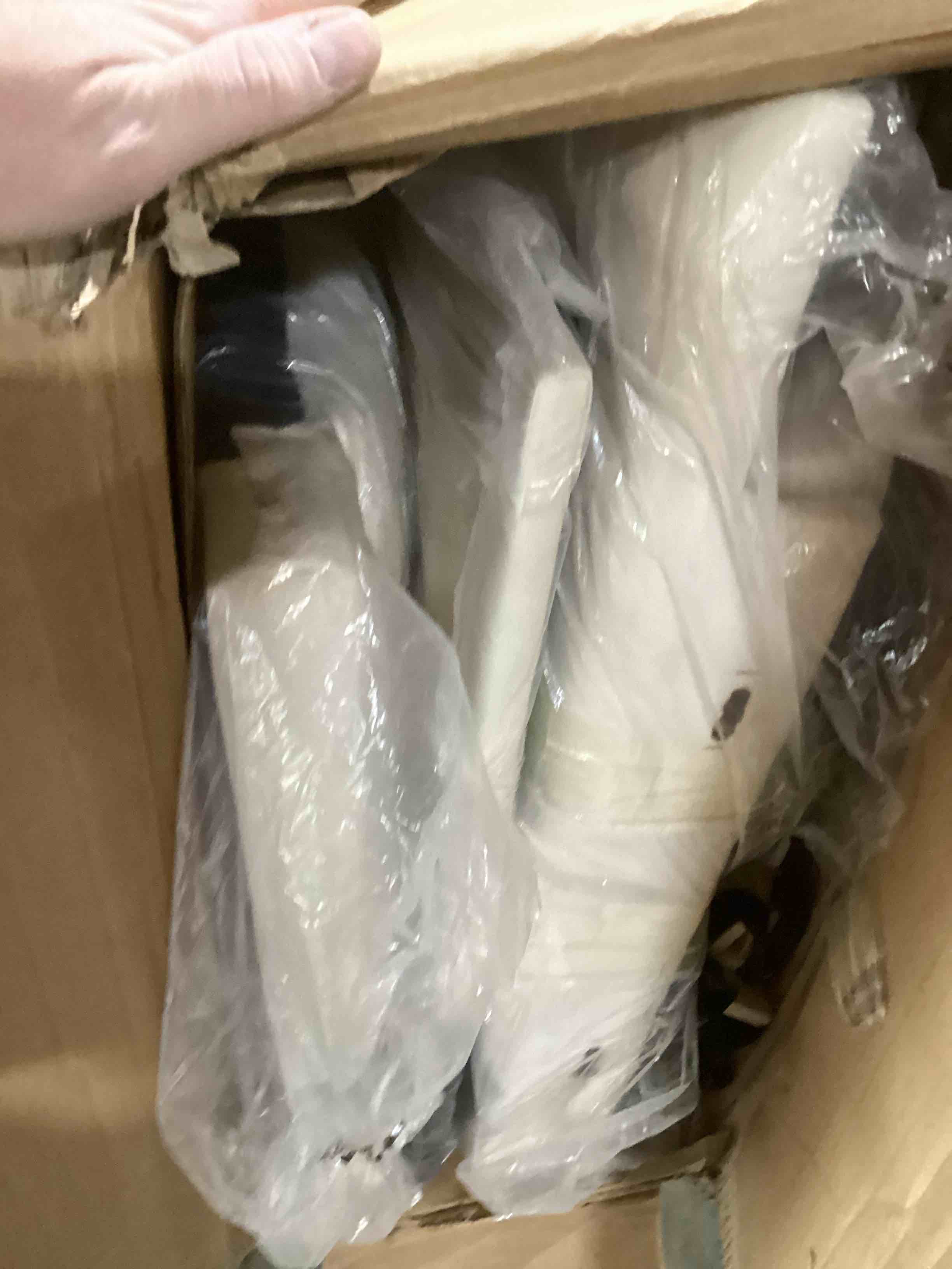 https://s3.amazonaws.com/lotting-images-prod/bidfta/GRA0080171_1735583481435.jpeg