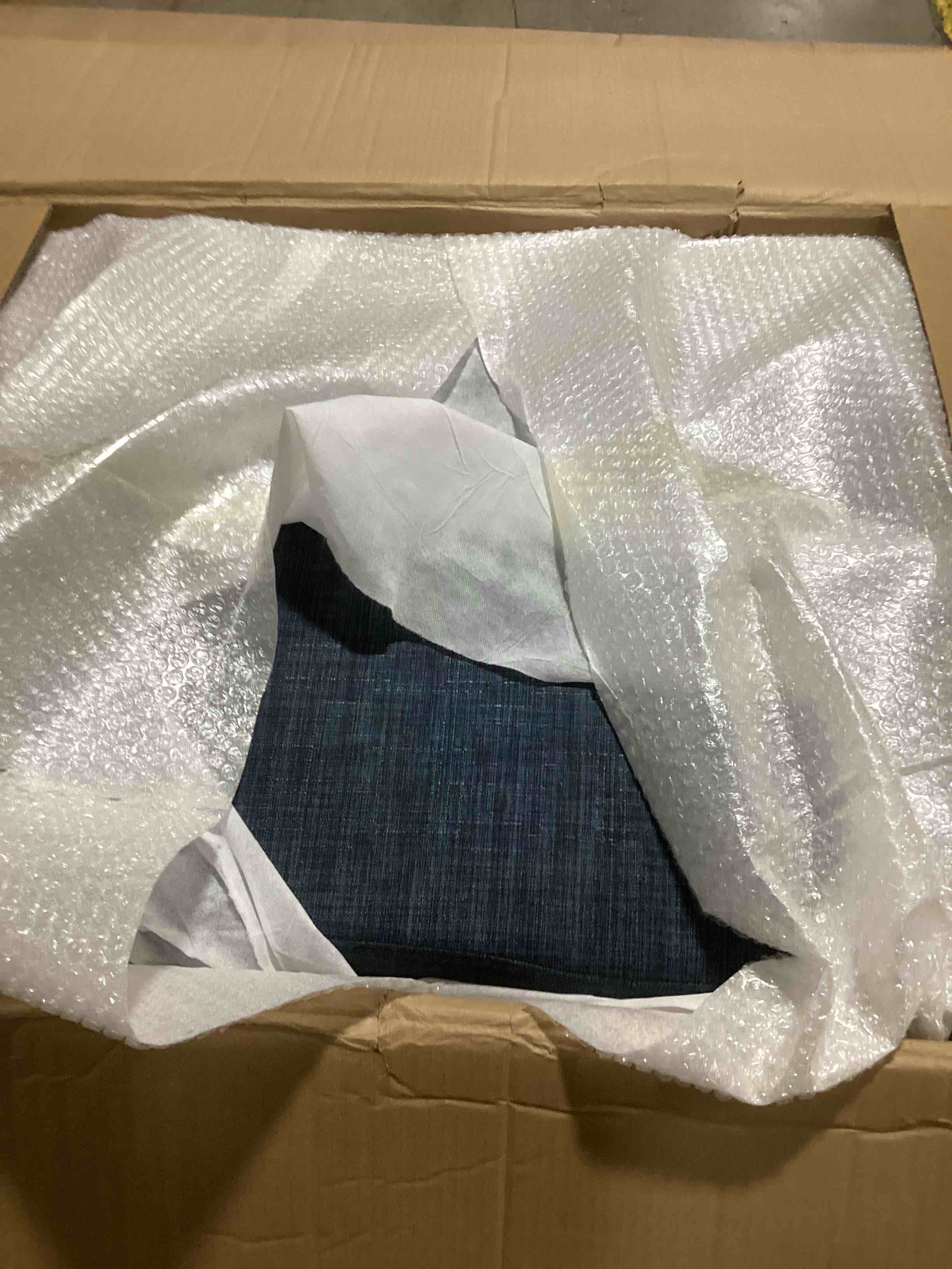 https://s3.amazonaws.com/lotting-images-prod/bidfta/GRA0080650_1734637131813.jpeg