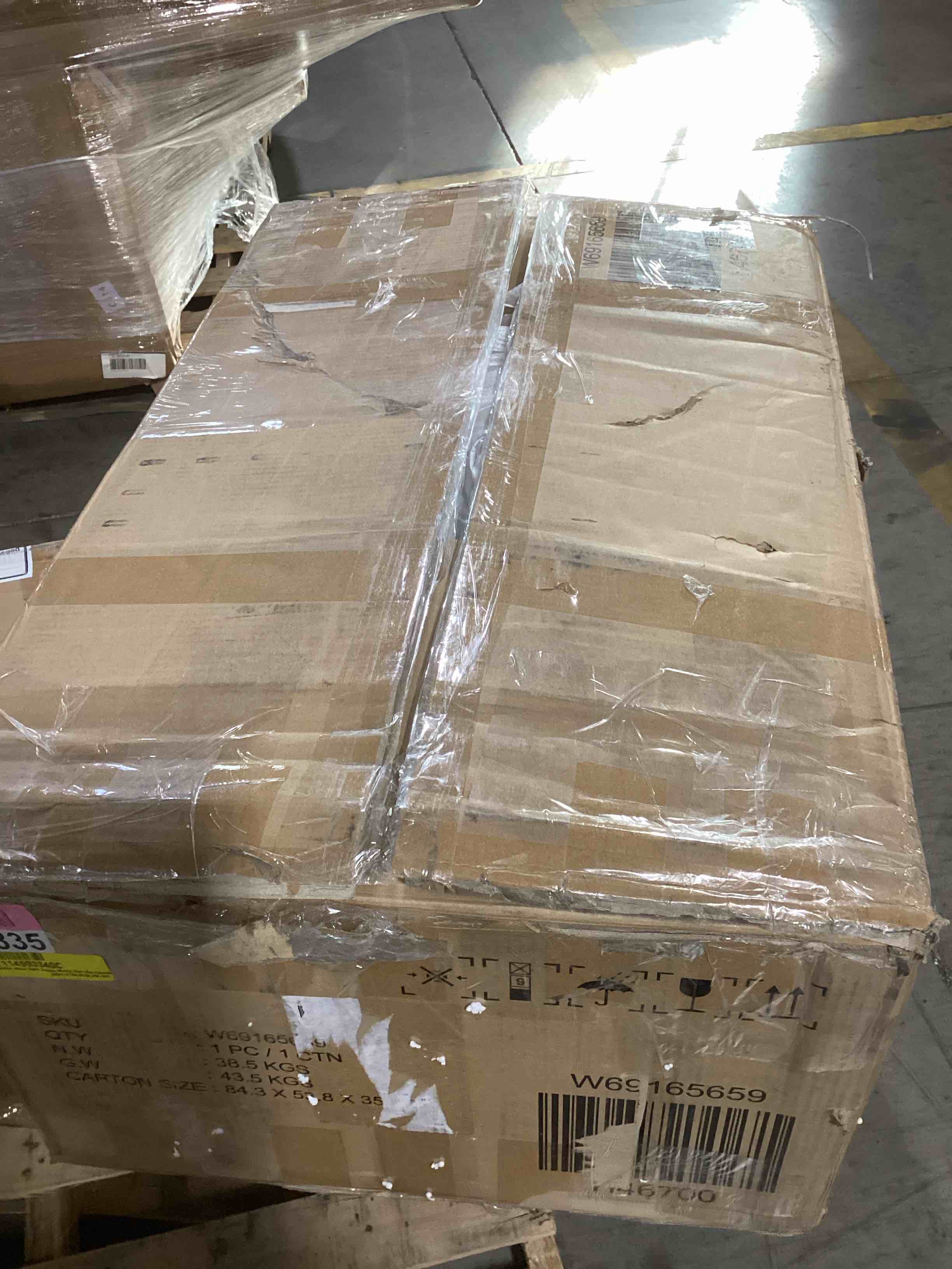 https://s3.amazonaws.com/lotting-images-prod/bidfta/GRA0080803_1734465199938.jpeg