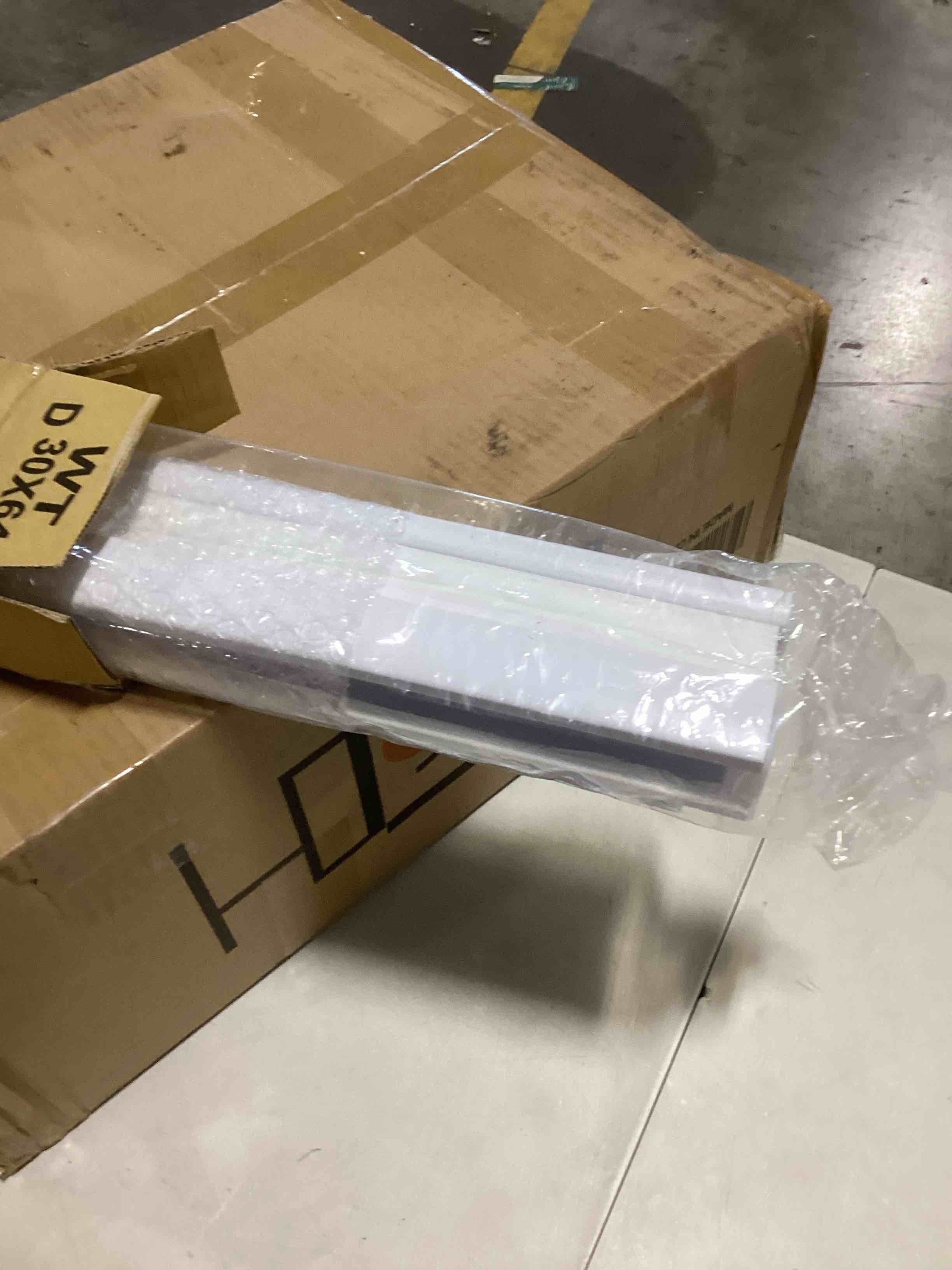 https://s3.amazonaws.com/lotting-images-prod/bidfta/GRA0081228_1734014874920.jpeg