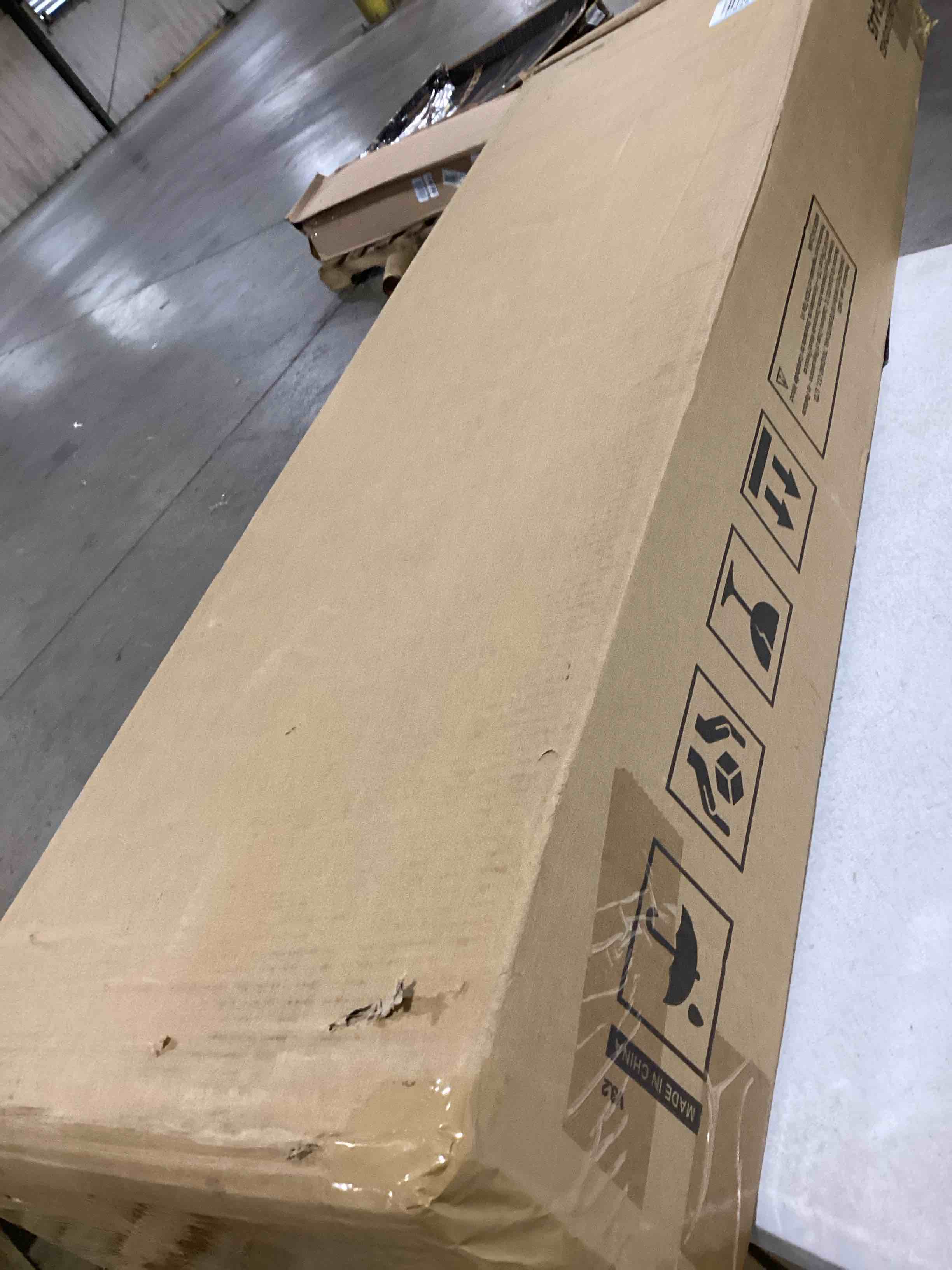 https://s3.amazonaws.com/lotting-images-prod/bidfta/GRA0081460_1733936054320.jpeg