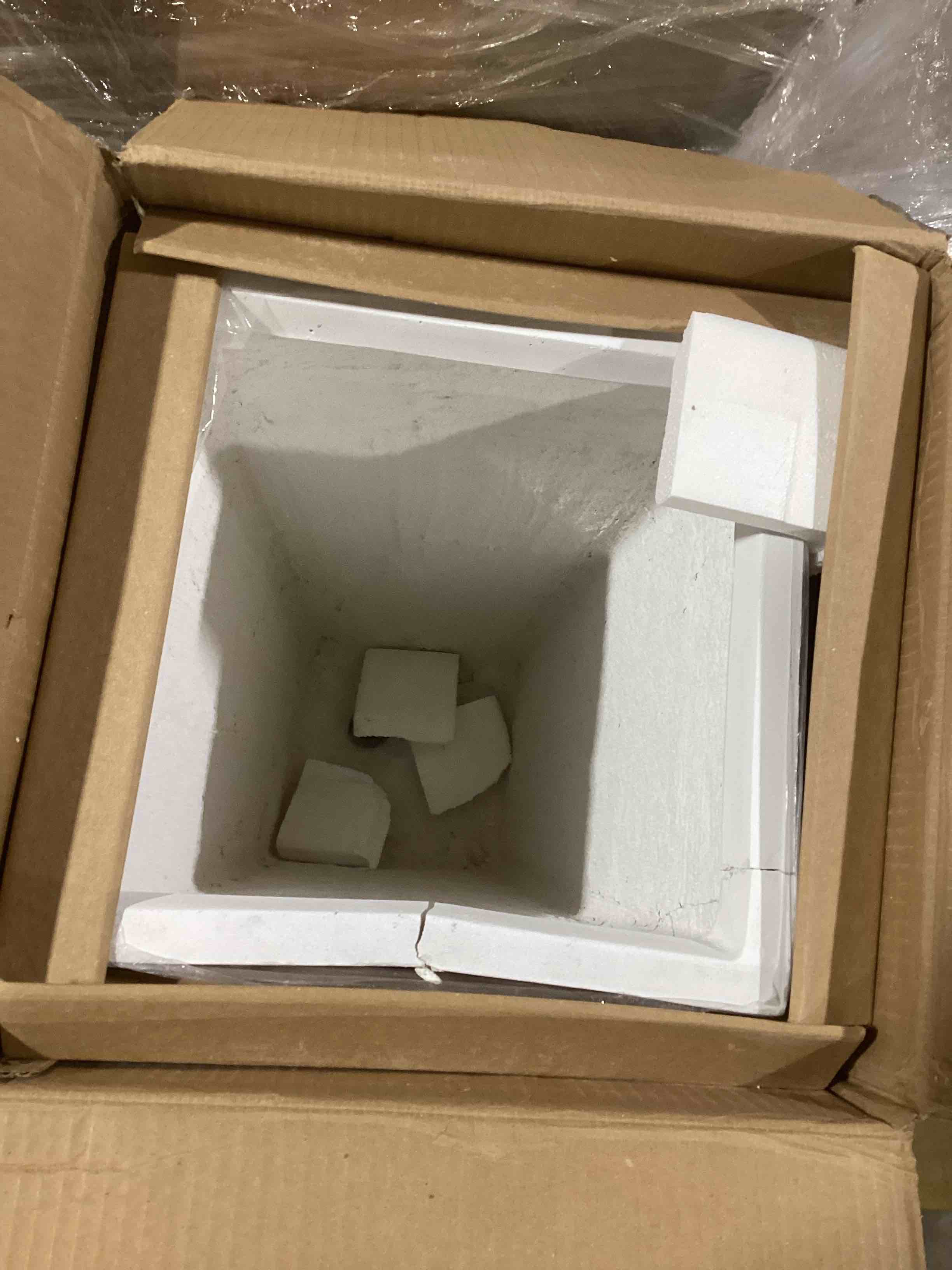 https://s3.amazonaws.com/lotting-images-prod/bidfta/GRA0082227_1734959237101.jpeg