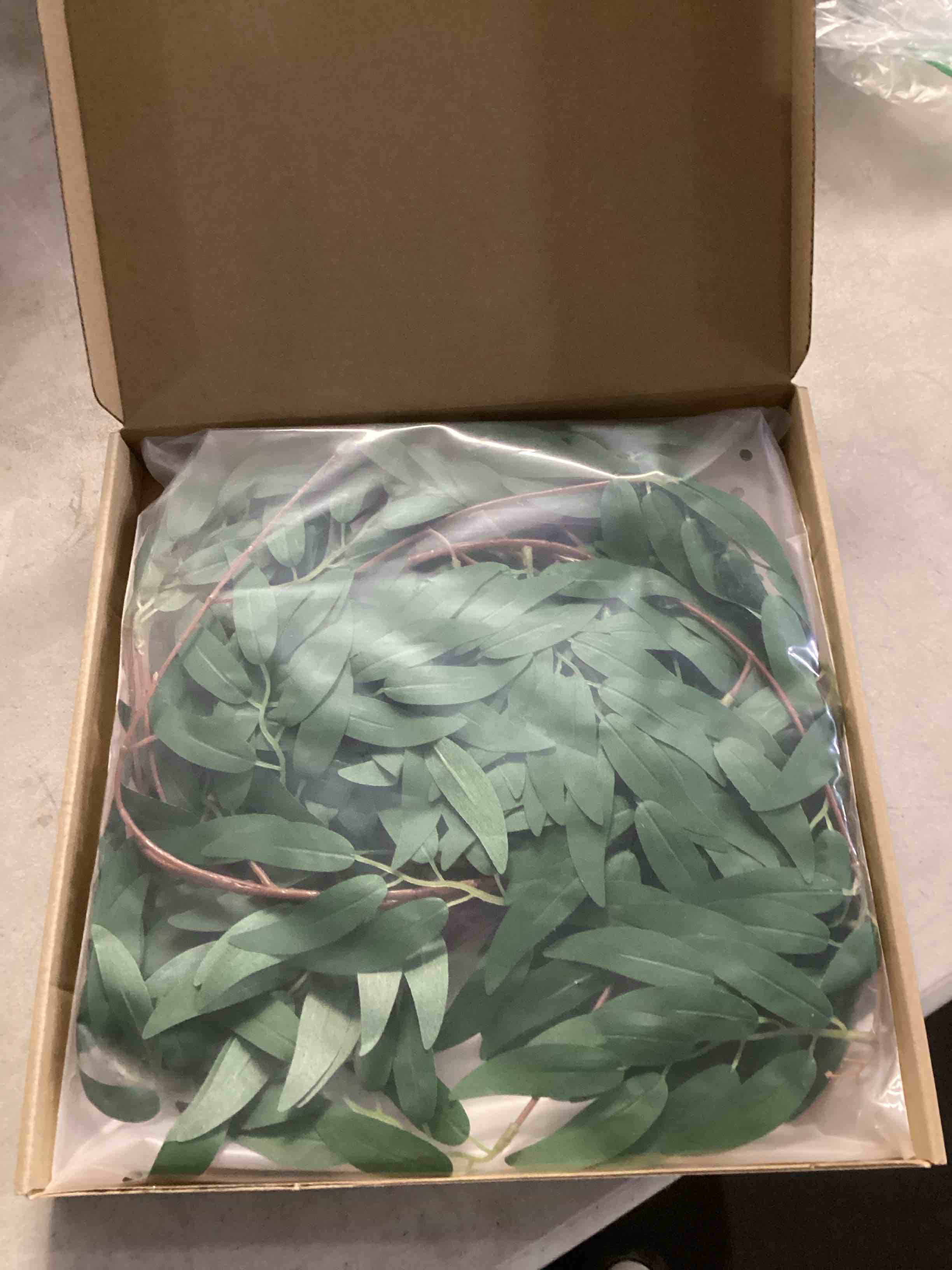 https://s3.amazonaws.com/lotting-images-prod/bidfta/GRA0083302_1733767747767.jpeg