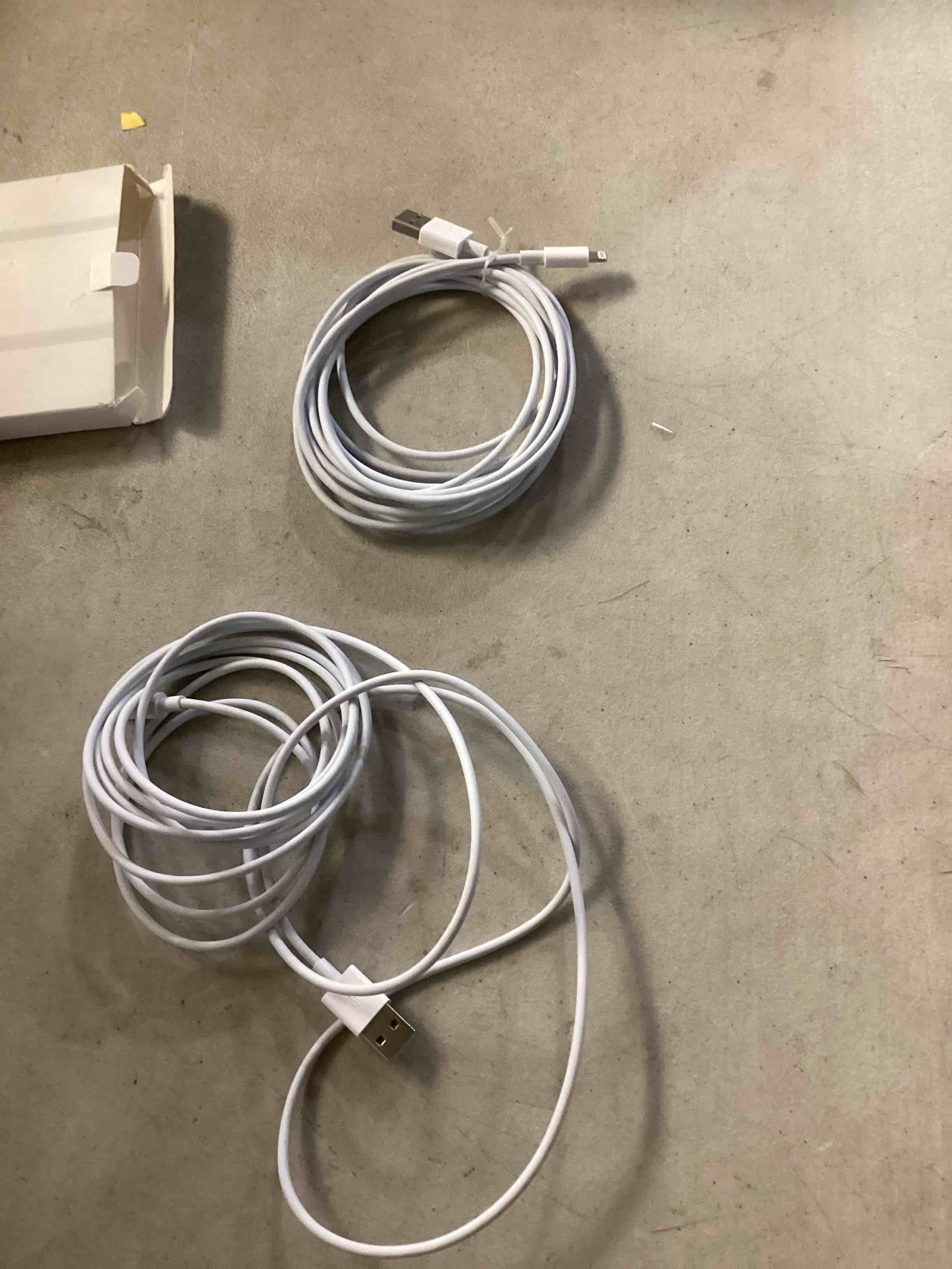 https://s3.amazonaws.com/lotting-images-prod/bidfta/GRA0083312_1733755851590.jpeg