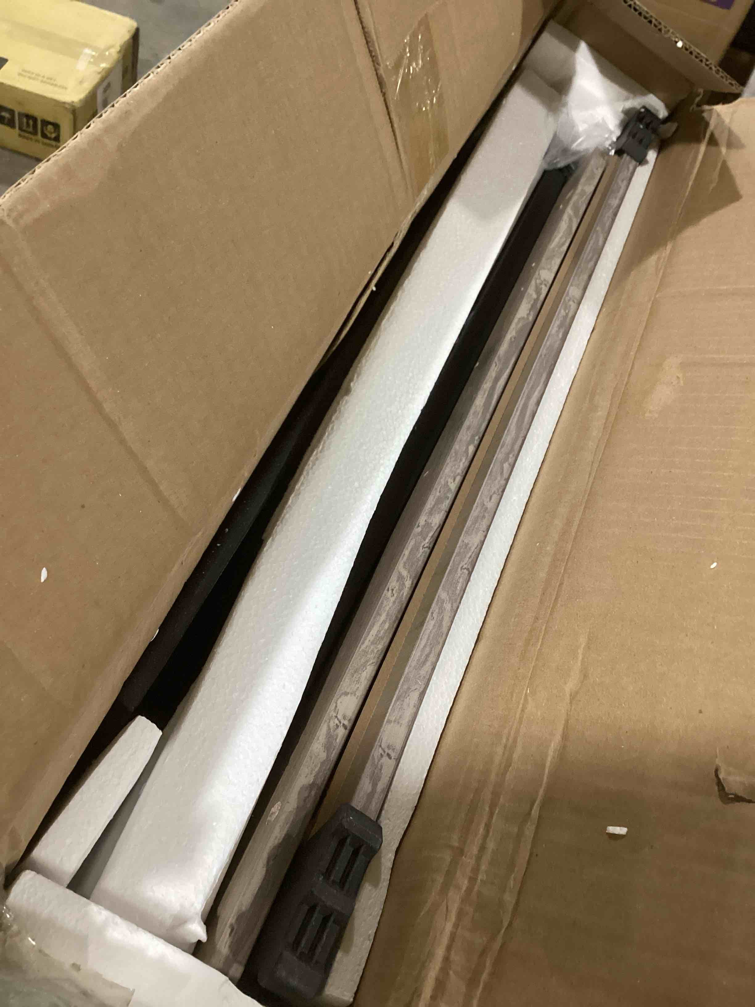 https://s3.amazonaws.com/lotting-images-prod/bidfta/GRA0083360_1733586536626.jpeg