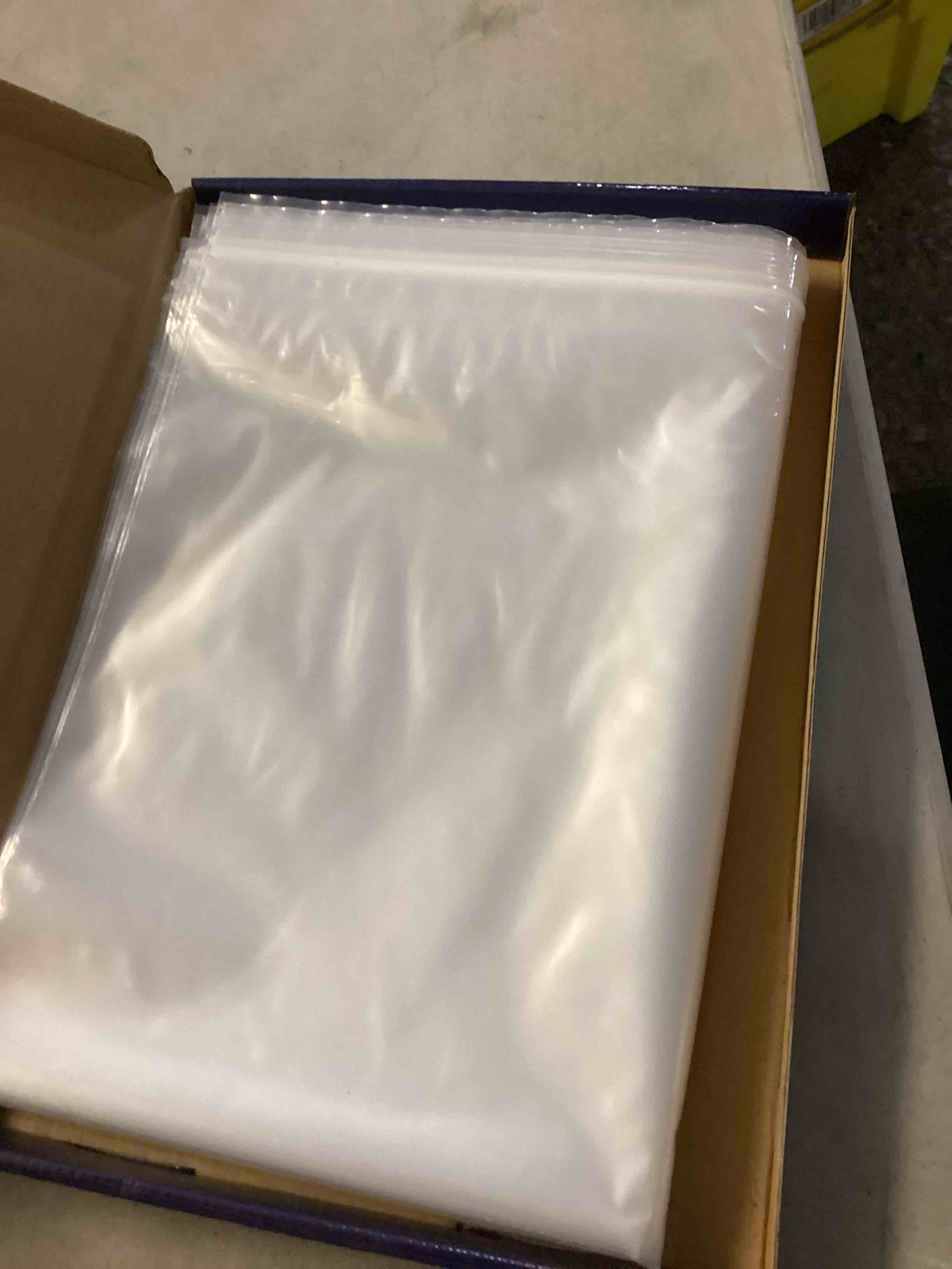 https://s3.amazonaws.com/lotting-images-prod/bidfta/GRA0083529_1733344114079.jpeg