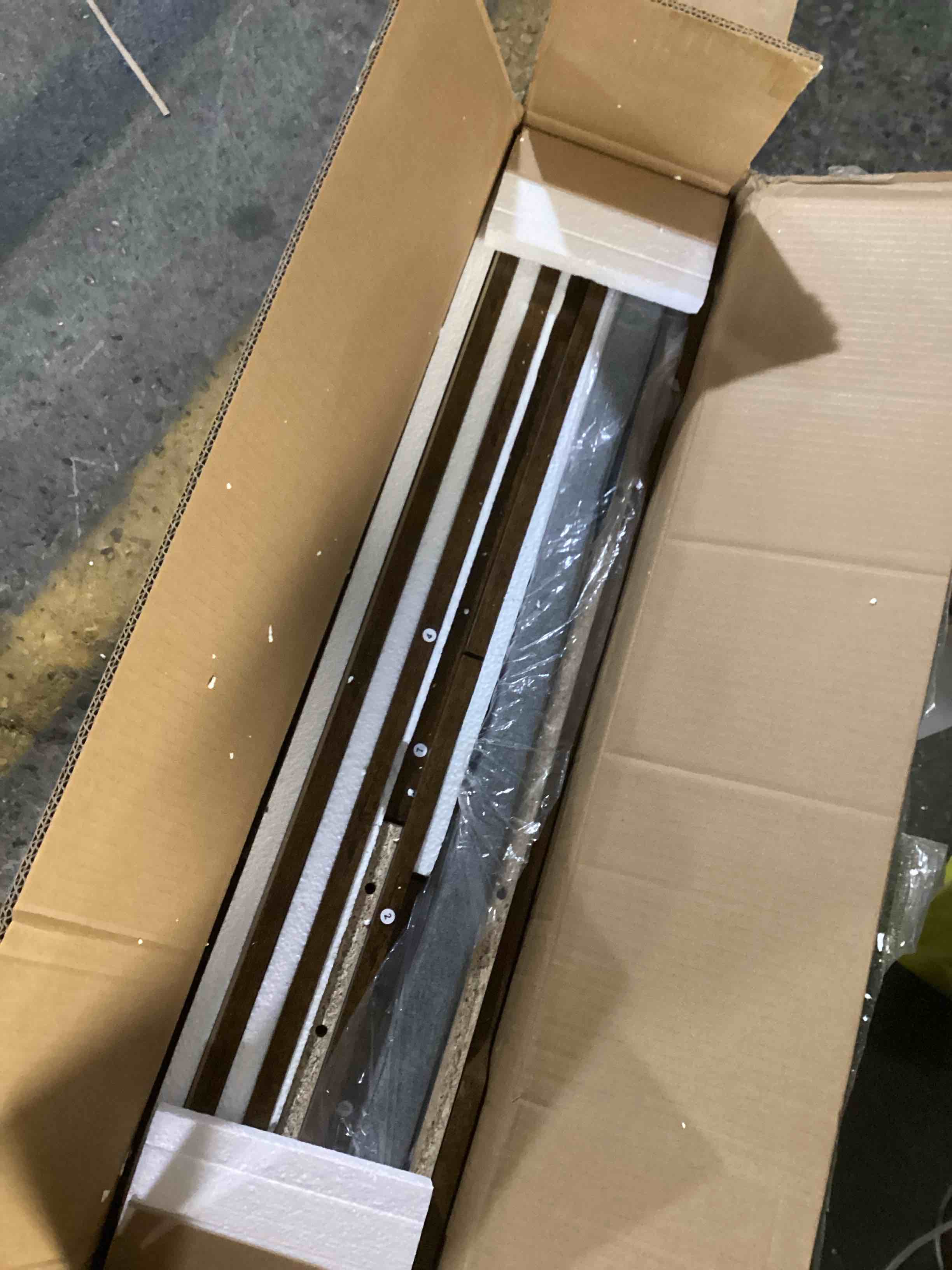 https://s3.amazonaws.com/lotting-images-prod/bidfta/GRA0083882_1732034860652.jpeg