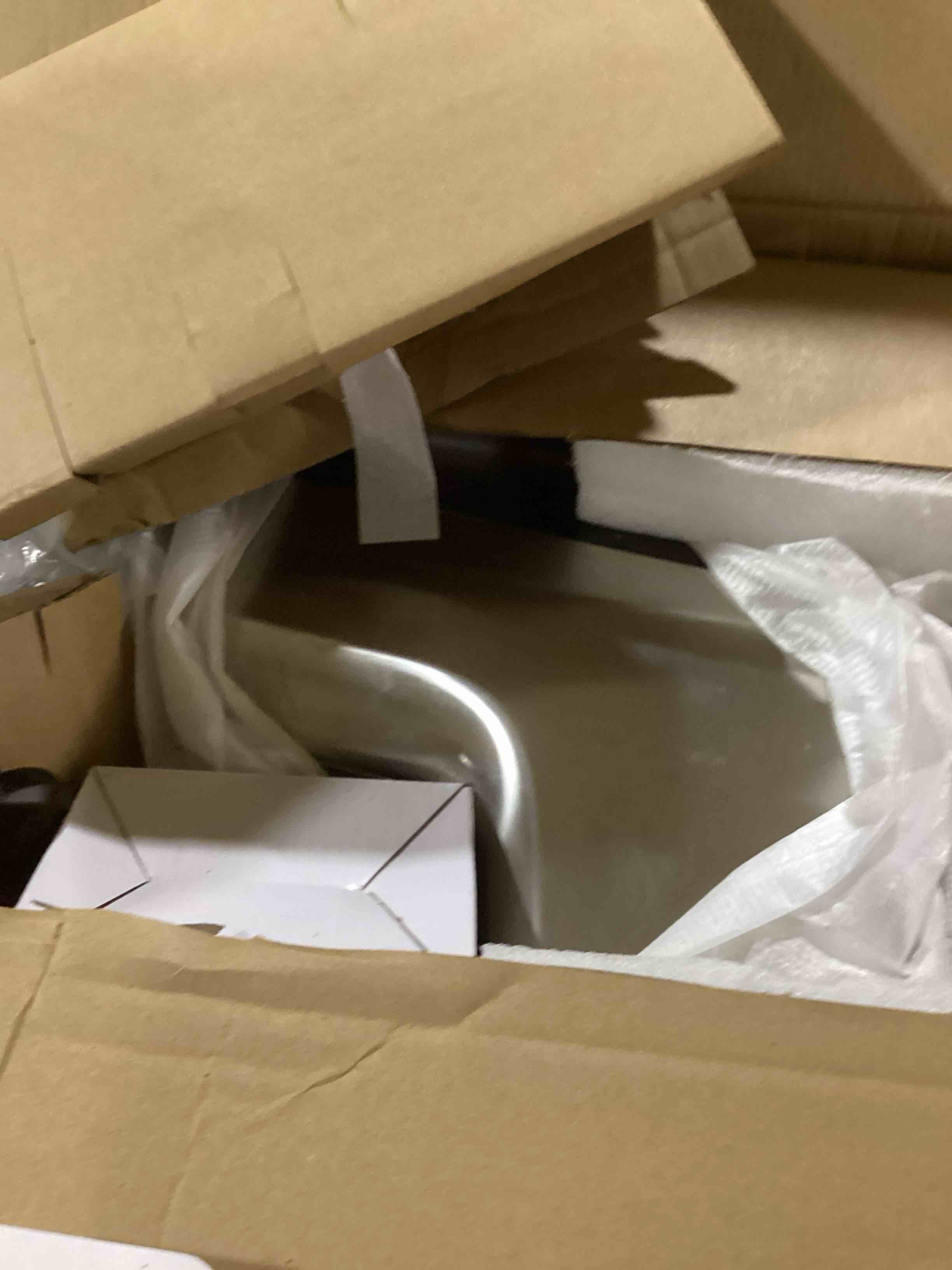 https://s3.amazonaws.com/lotting-images-prod/bidfta/GRA0084146_1732720905281.jpeg