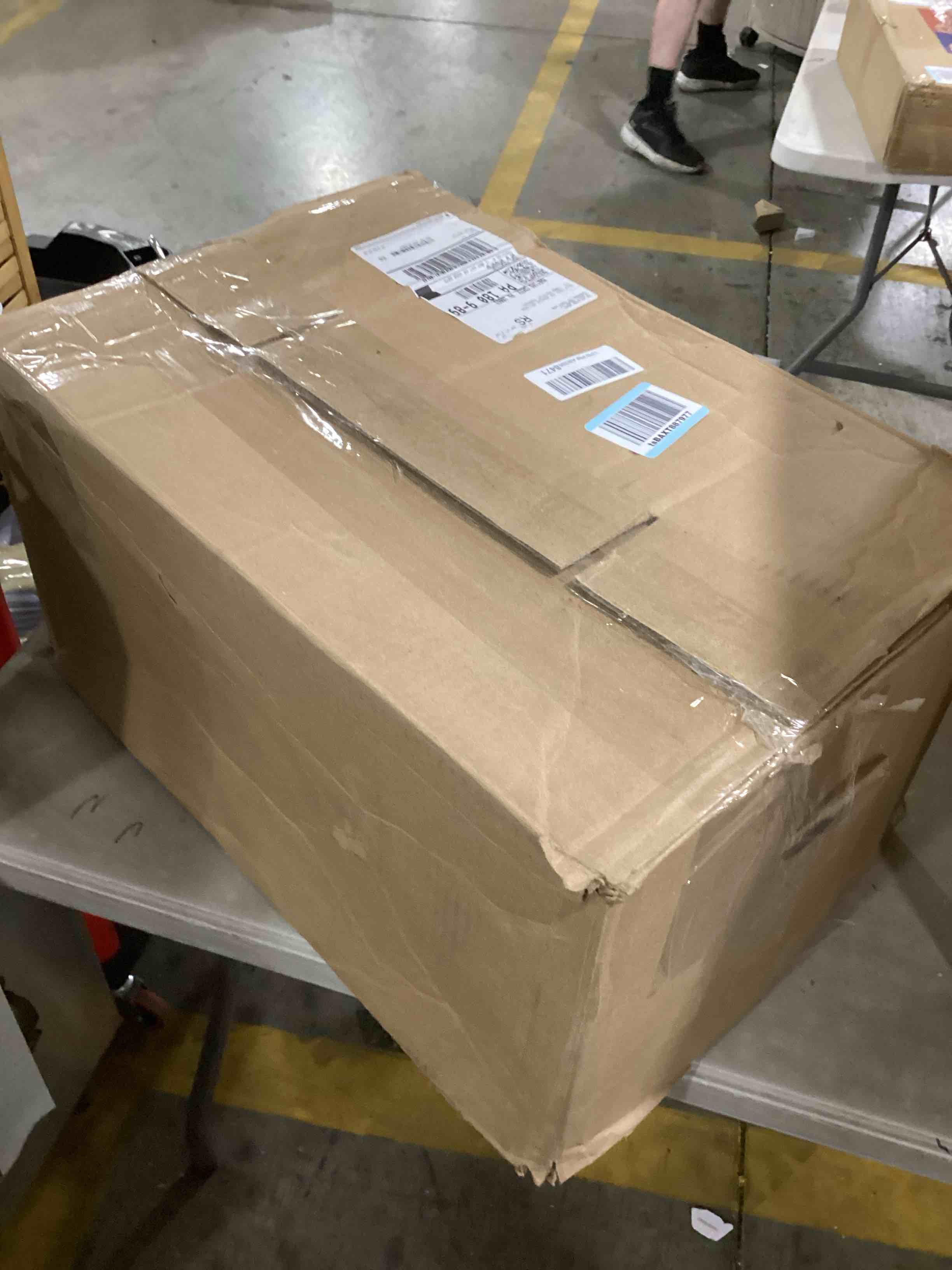 https://s3.amazonaws.com/lotting-images-prod/bidfta/GRA0084657_1732133304366.jpeg