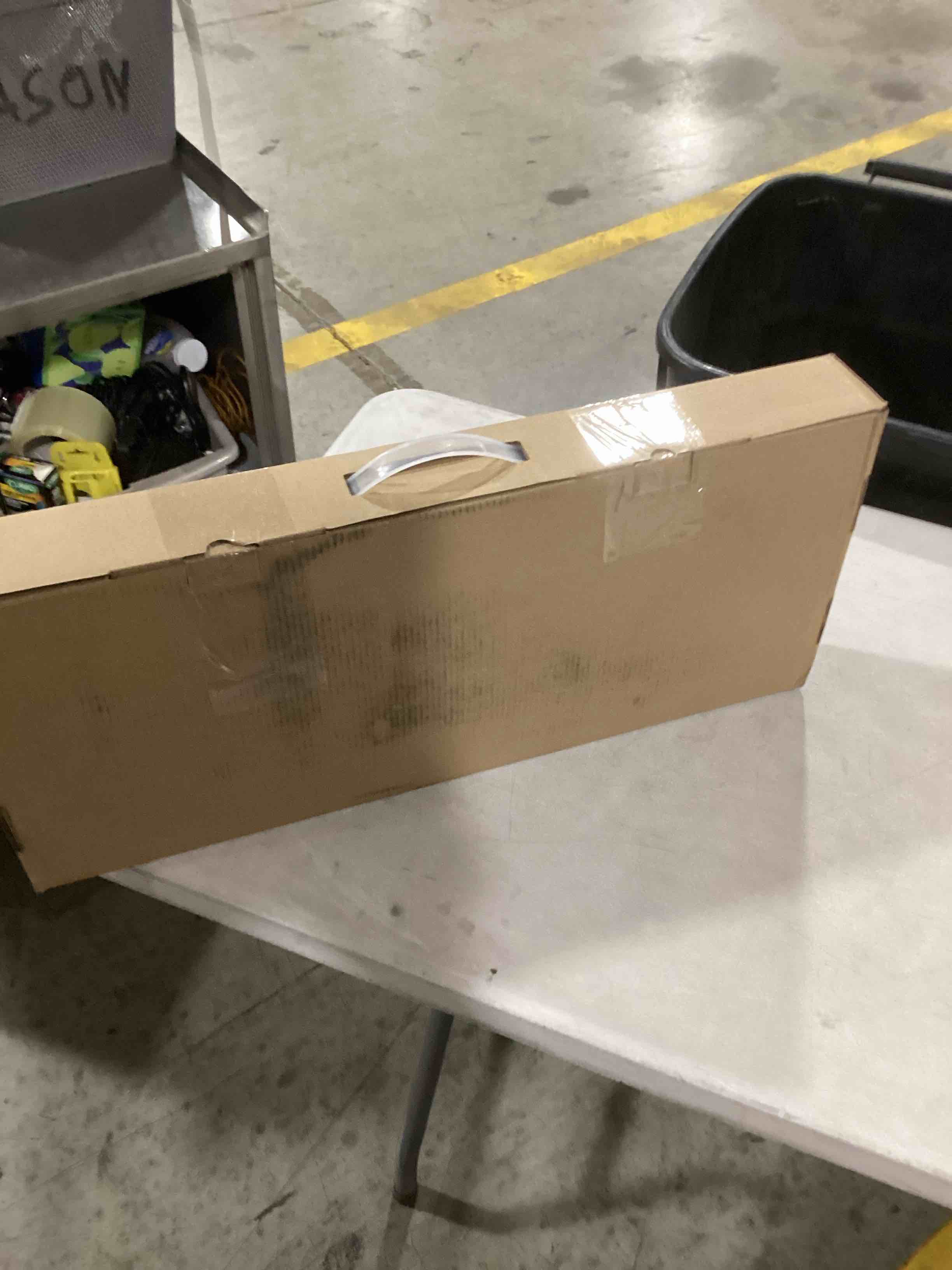 https://s3.amazonaws.com/lotting-images-prod/bidfta/GRA0084763_1732049235305.jpeg