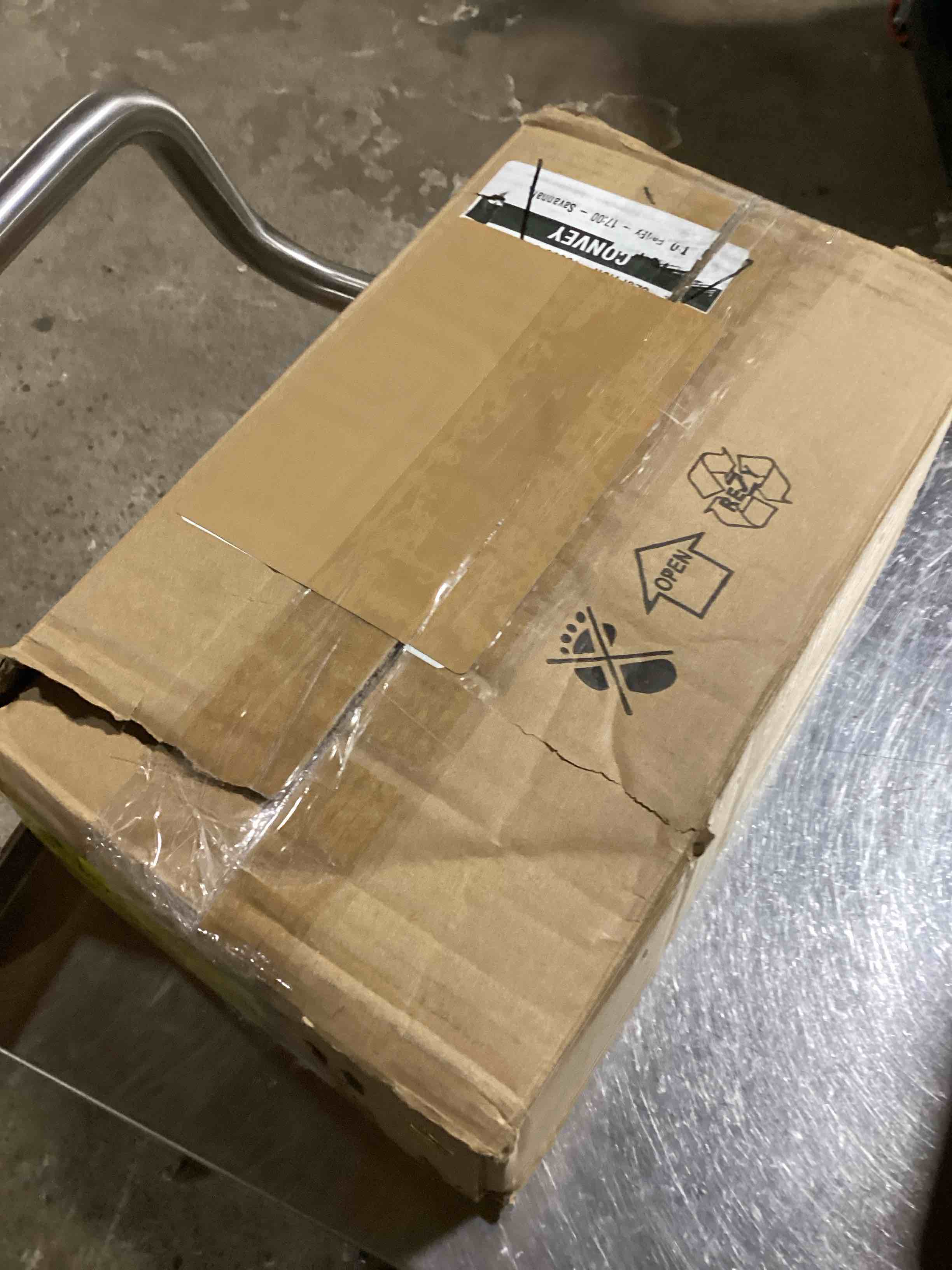 https://s3.amazonaws.com/lotting-images-prod/bidfta/GRA0085461_1730902372161.jpeg