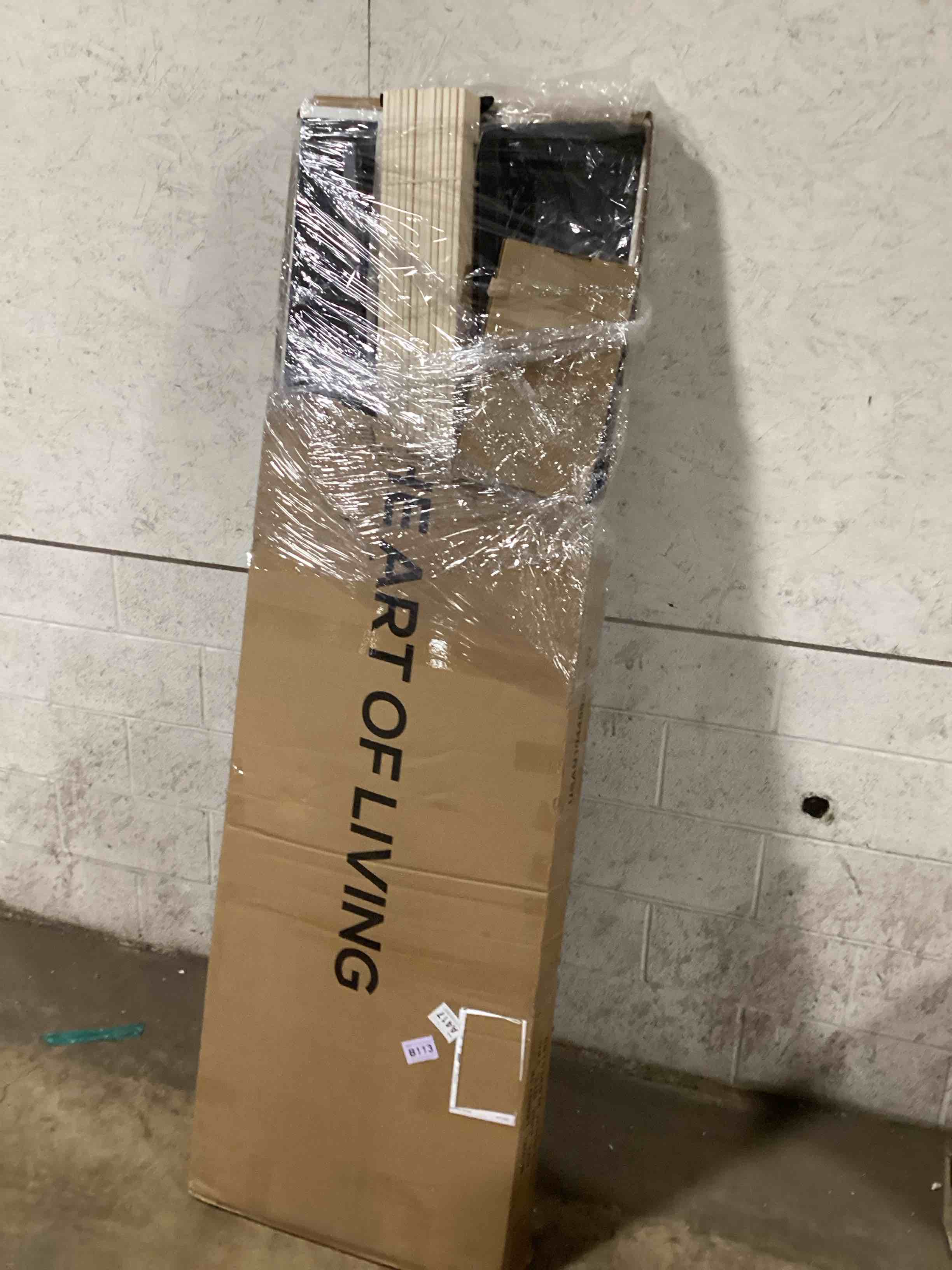 https://s3.amazonaws.com/lotting-images-prod/bidfta/GRA0085547_1730745529271.jpeg