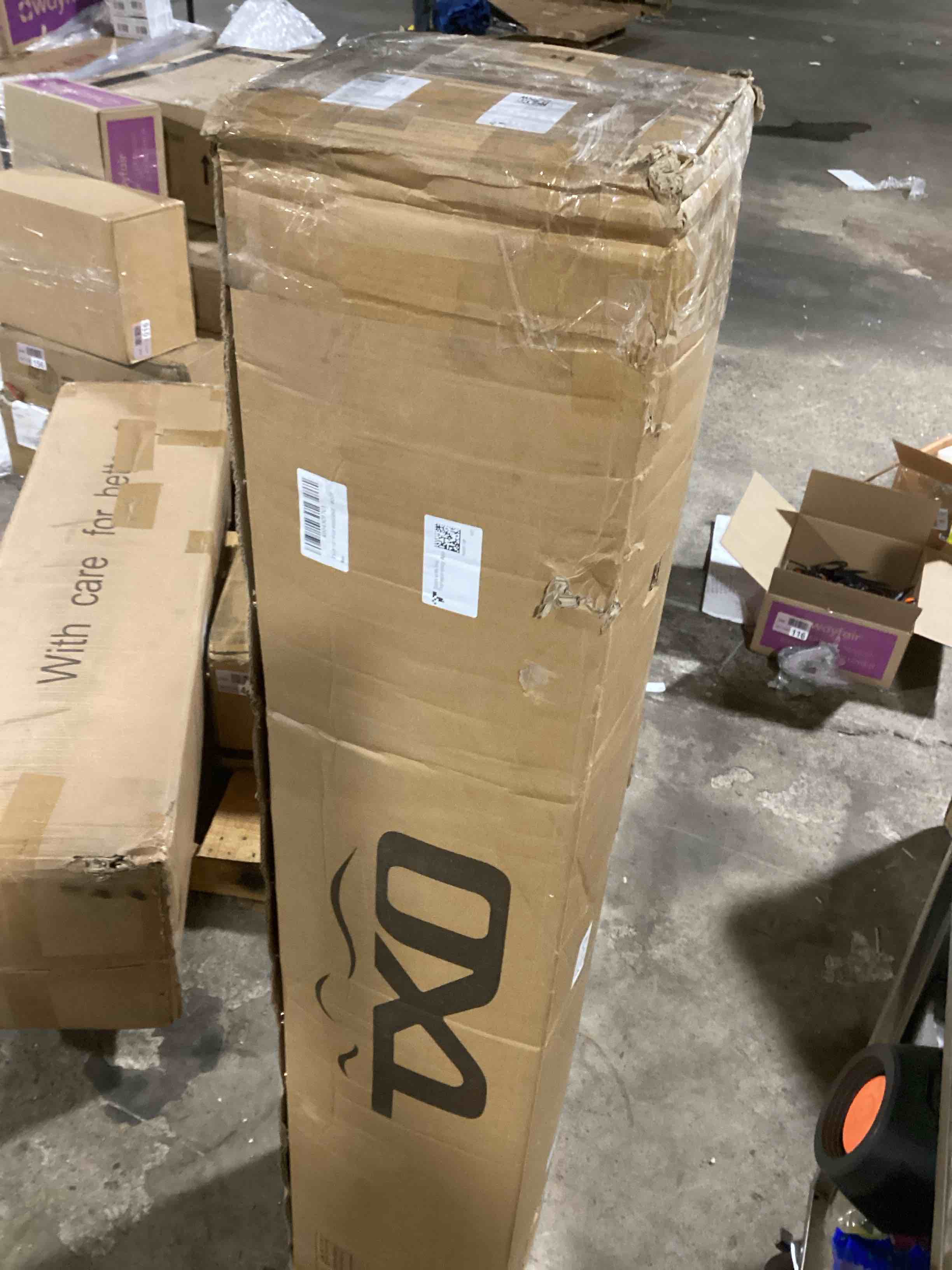 https://s3.amazonaws.com/lotting-images-prod/bidfta/GRA0085858_1730308850536.jpeg