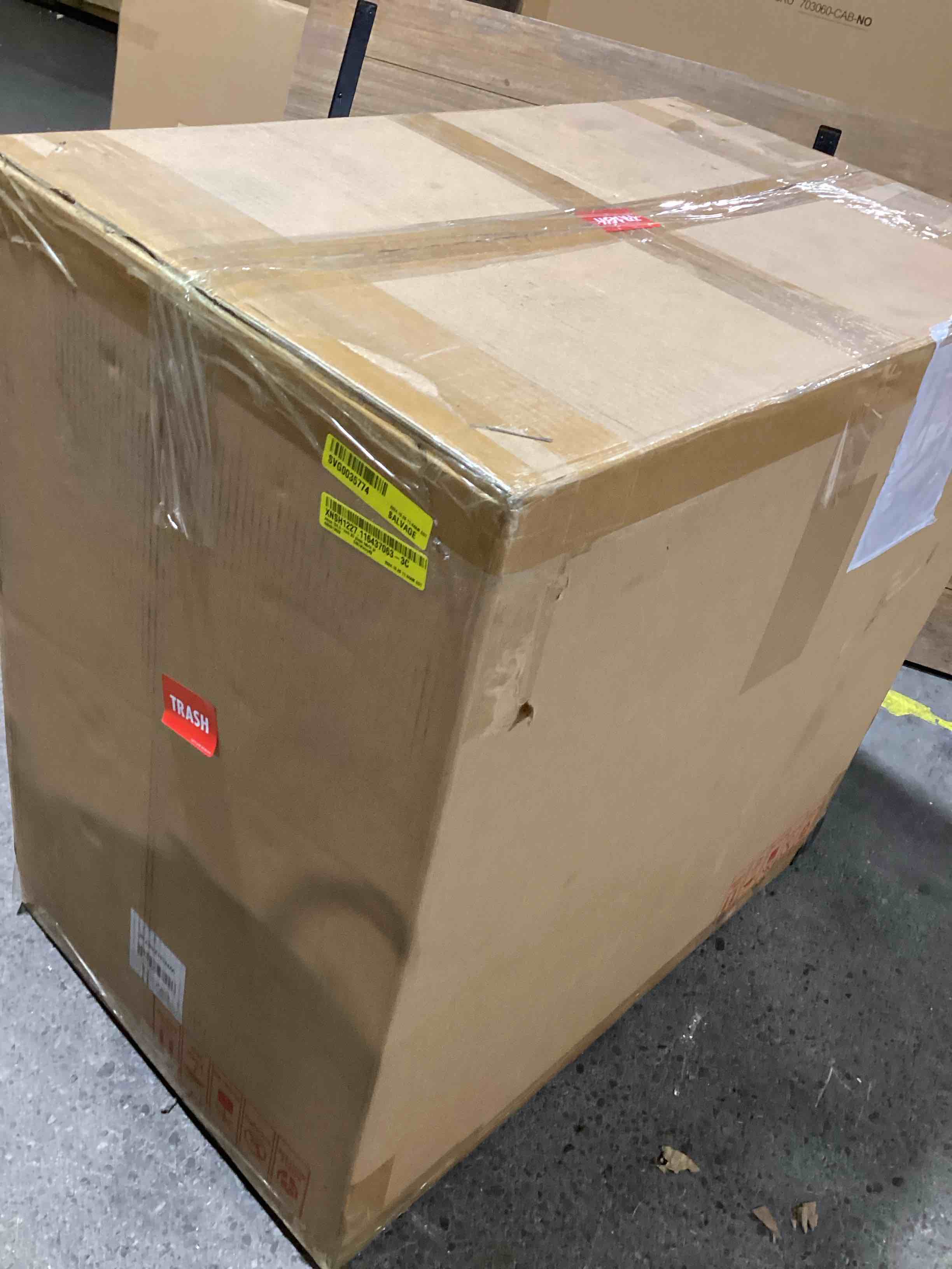 https://s3.amazonaws.com/lotting-images-prod/bidfta/GRA0086064_1730479983178.jpeg