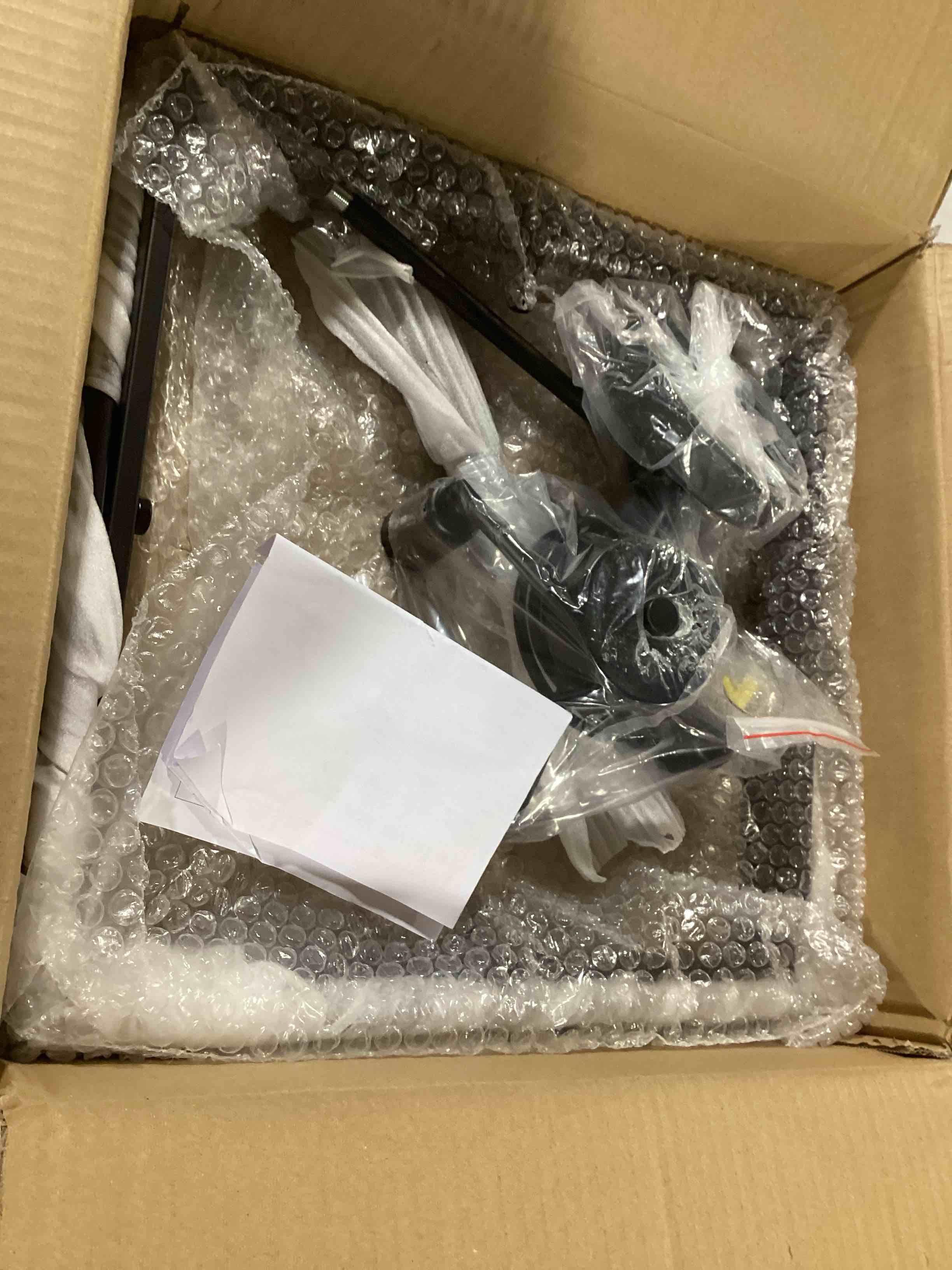 https://s3.amazonaws.com/lotting-images-prod/bidfta/GRA0086121_1730465569231.jpeg