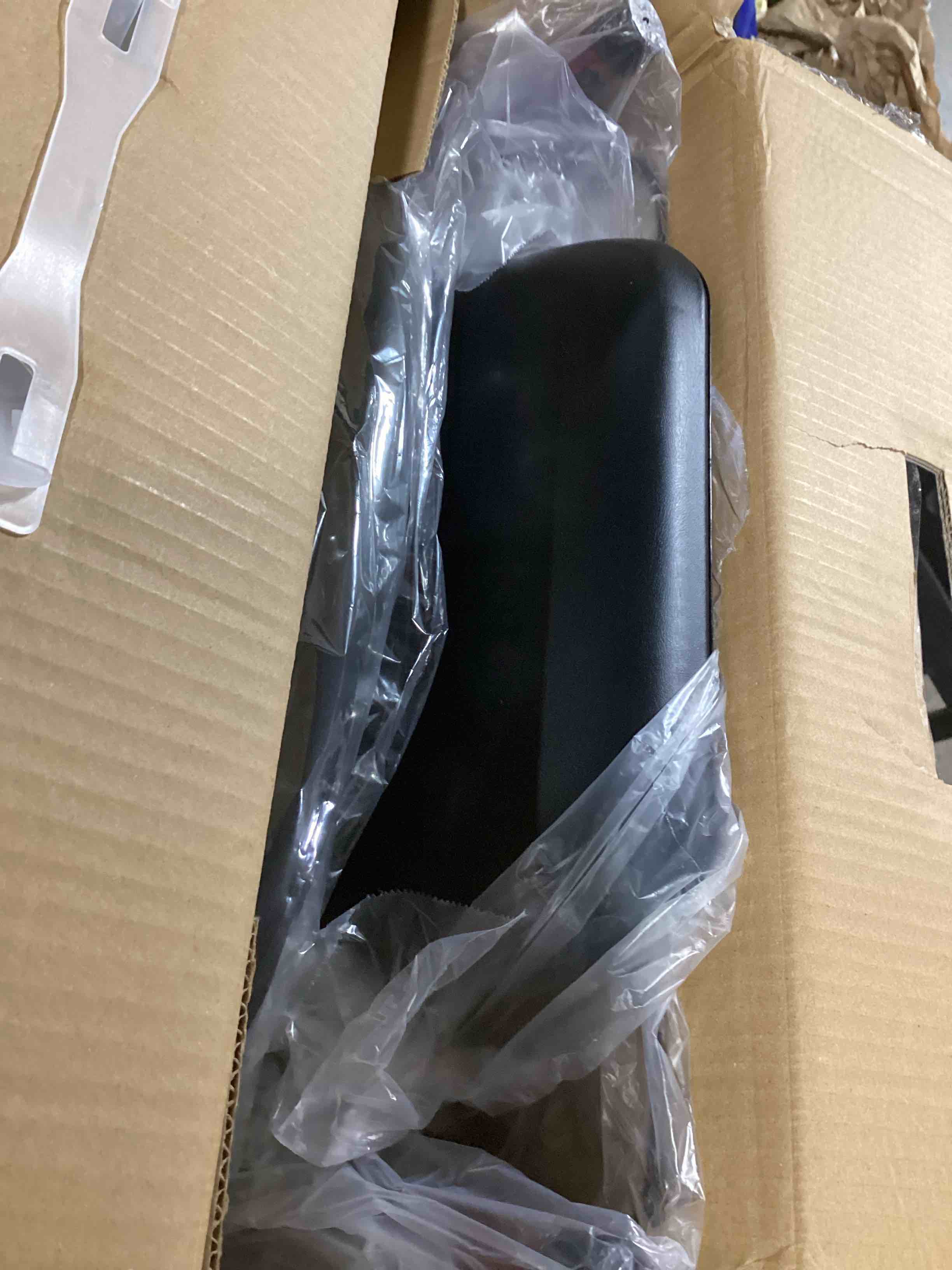 https://s3.amazonaws.com/lotting-images-prod/bidfta/GRA0086376_1730382504234.jpeg