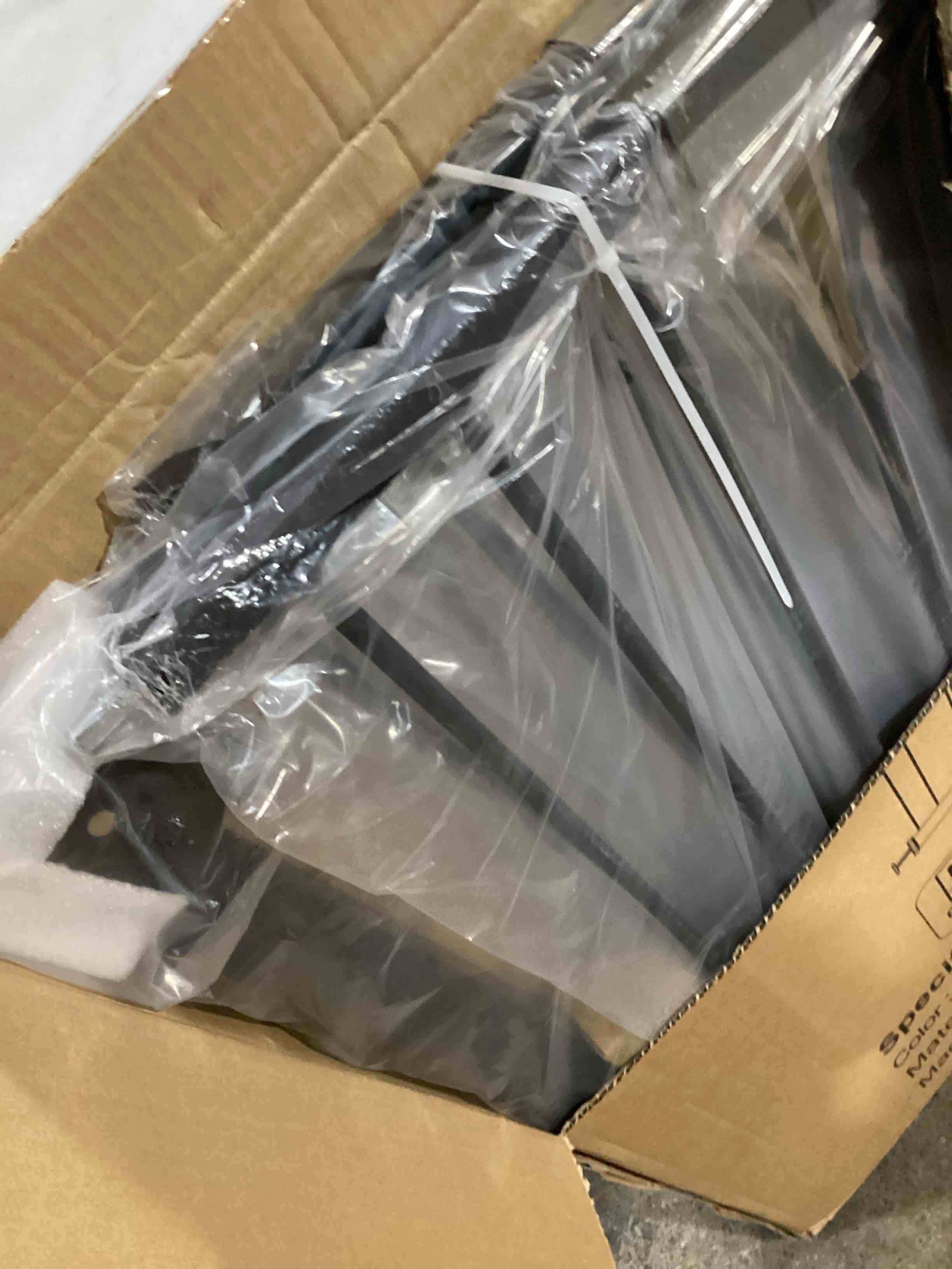https://s3.amazonaws.com/lotting-images-prod/bidfta/GRA0086510_1730316982341.jpeg