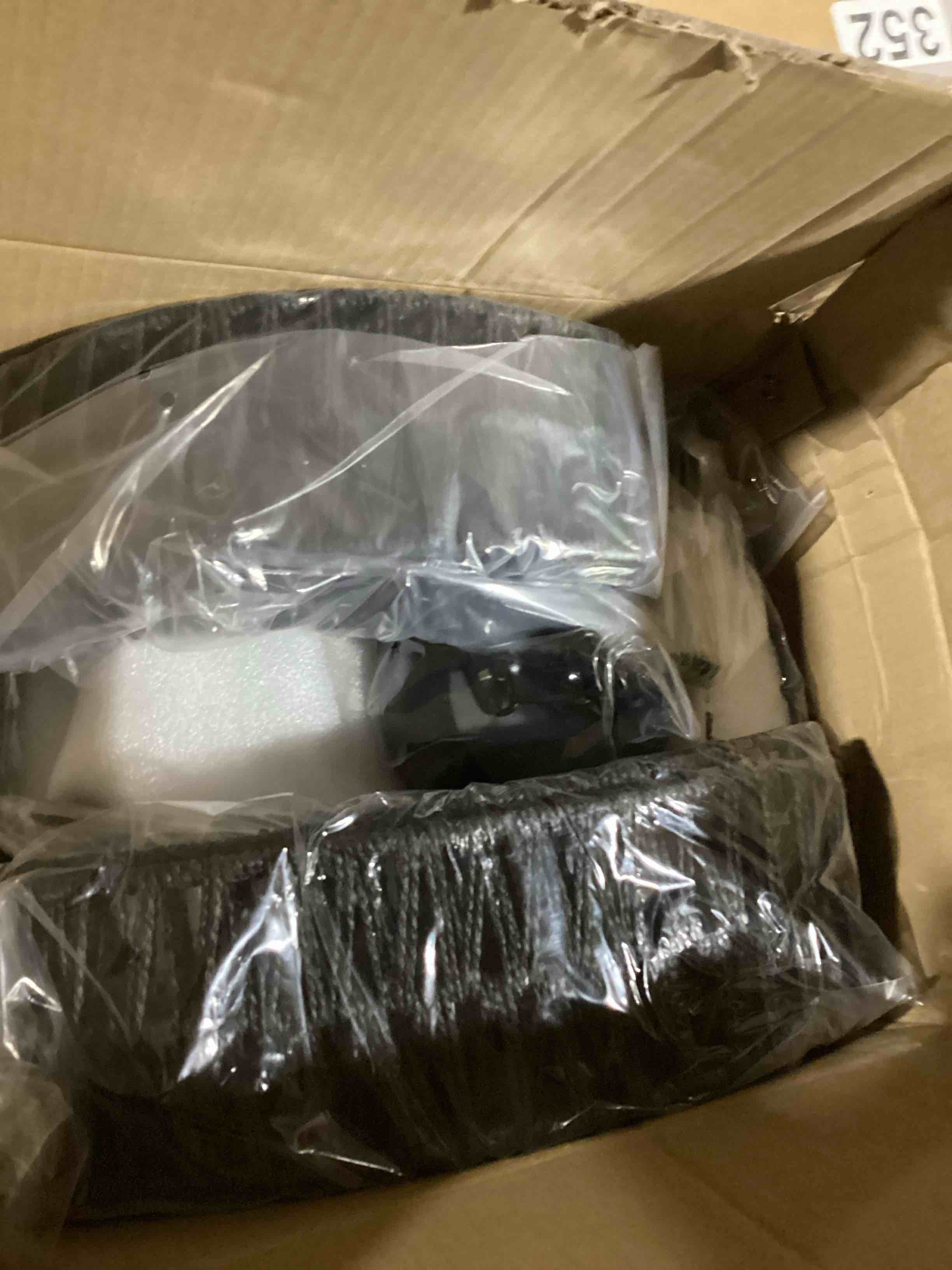 https://s3.amazonaws.com/lotting-images-prod/bidfta/GRA0086630_1730232812316.jpeg