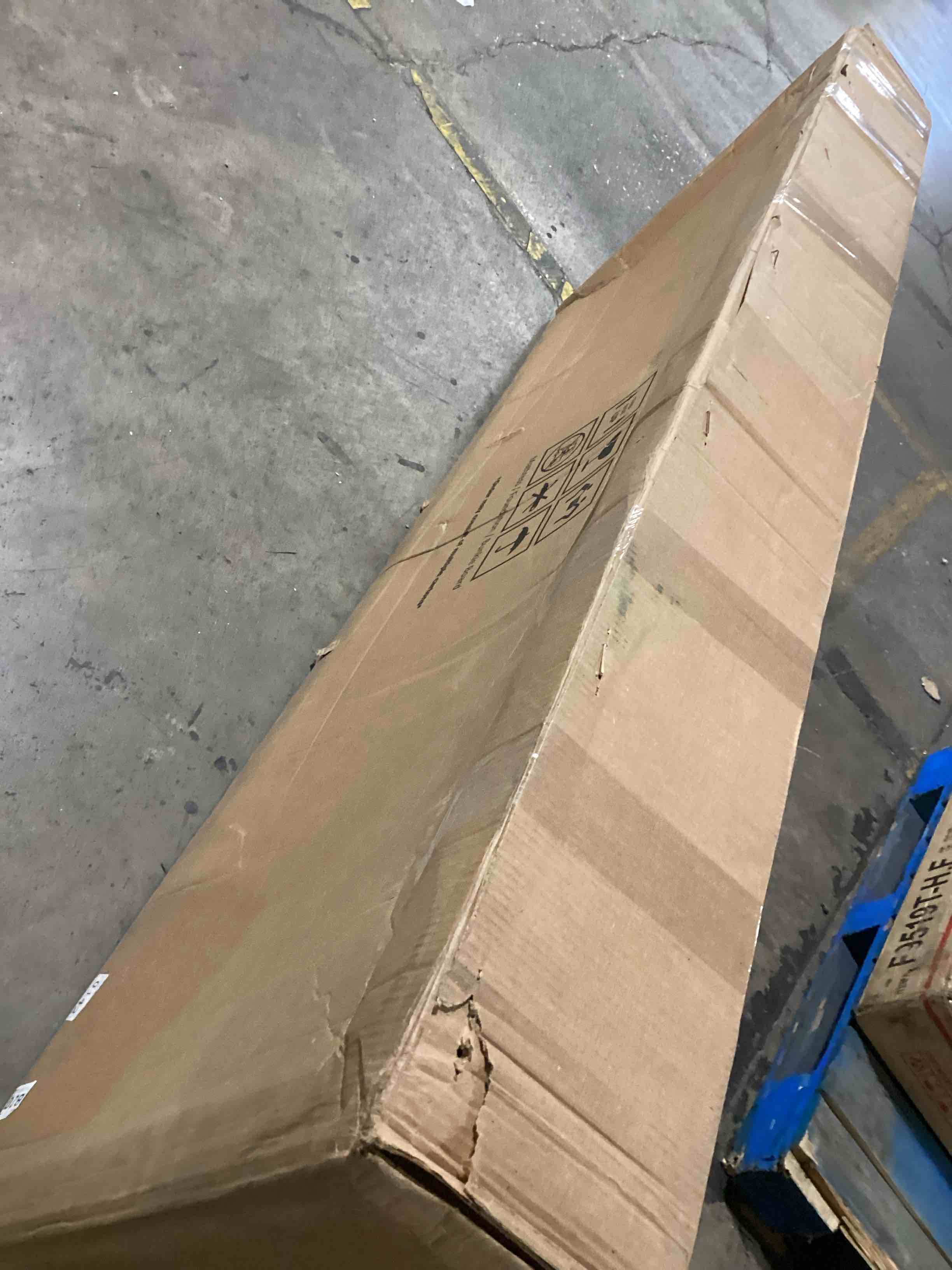 https://s3.amazonaws.com/lotting-images-prod/bidfta/GRA0086636_1730229895727.jpeg