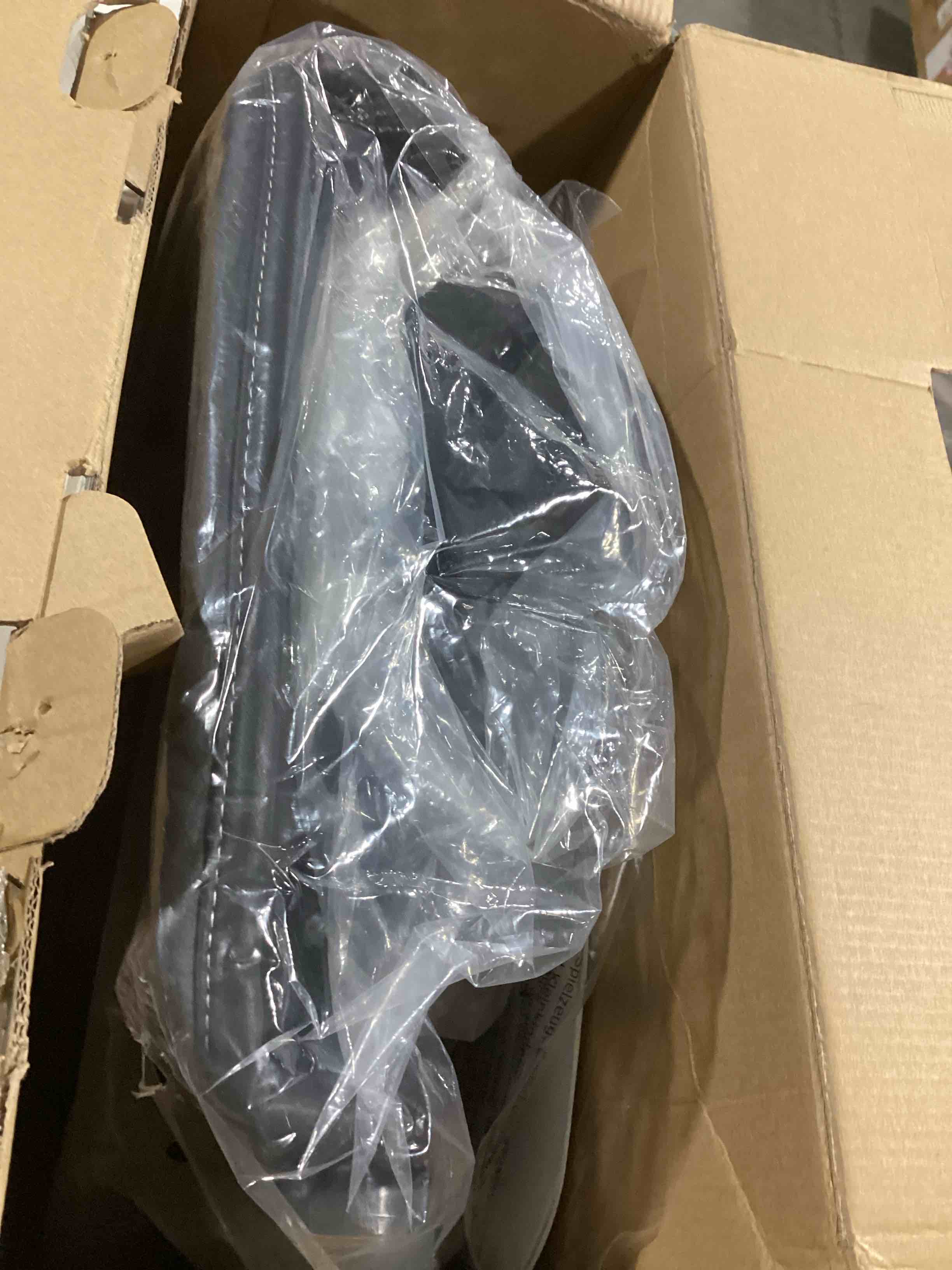 https://s3.amazonaws.com/lotting-images-prod/bidfta/GRA0087002_1730120297902.jpeg